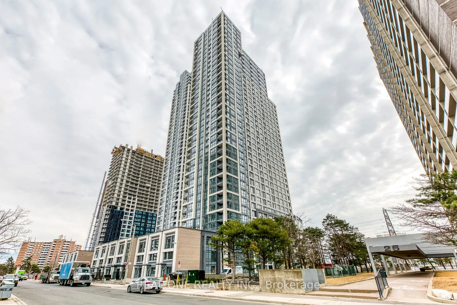 9 Mabelle Avenue, #616