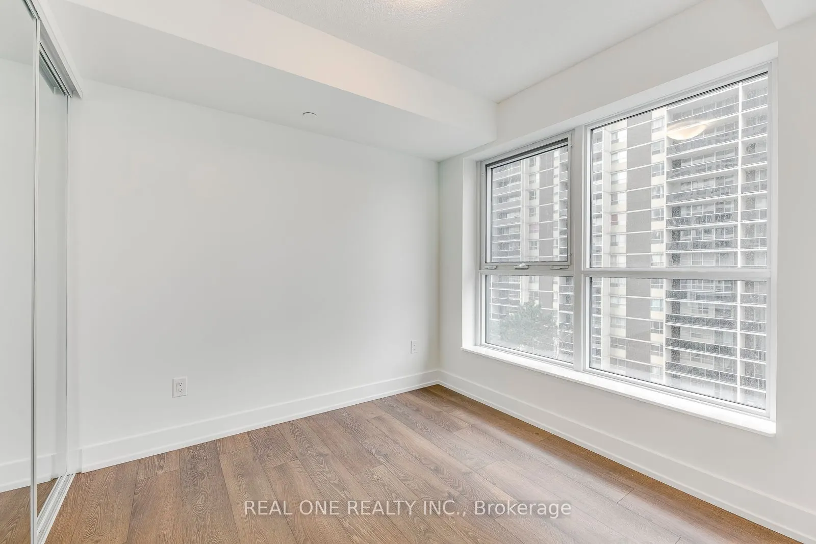 9 Mabelle Avenue, #616