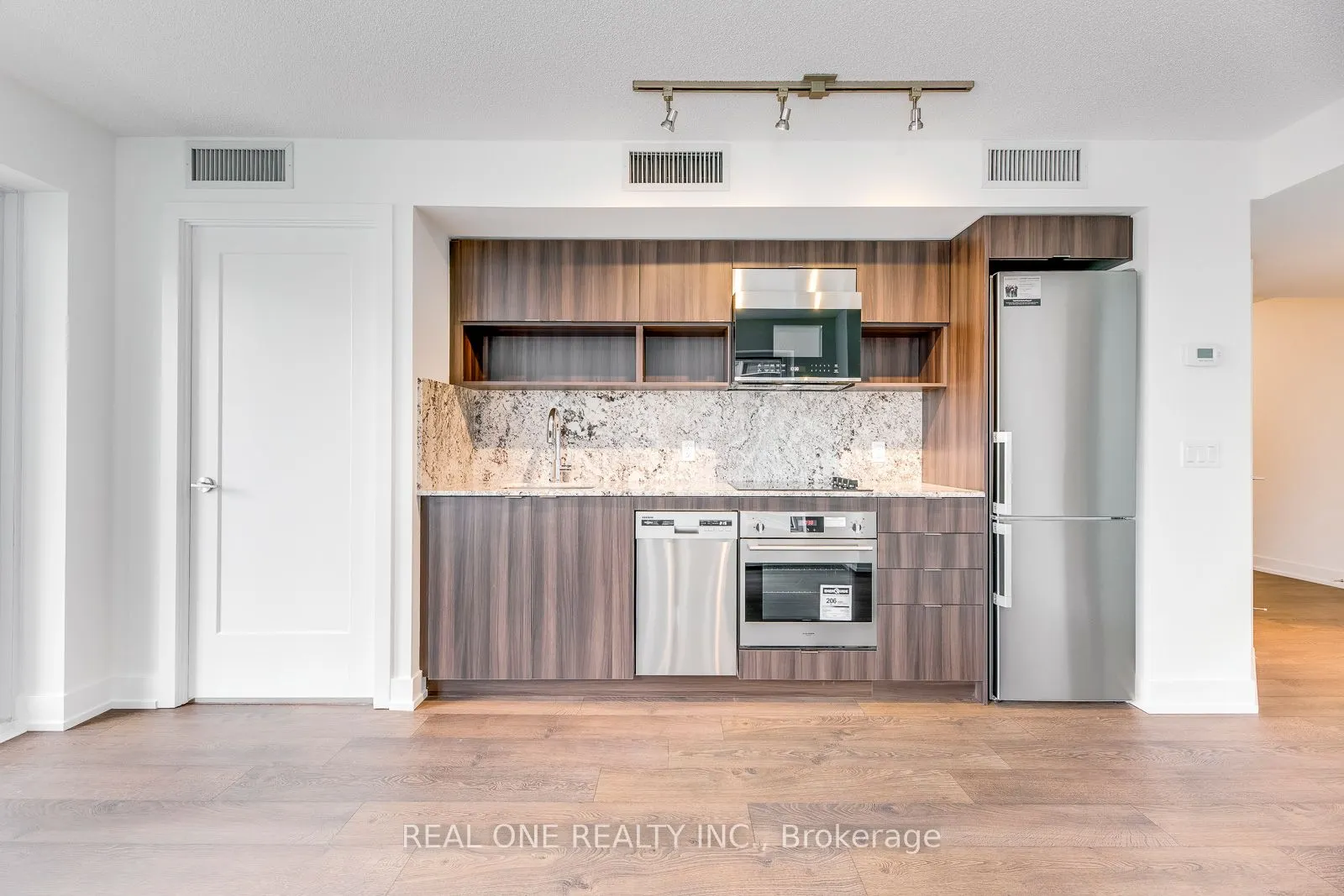 9 Mabelle Avenue, #616