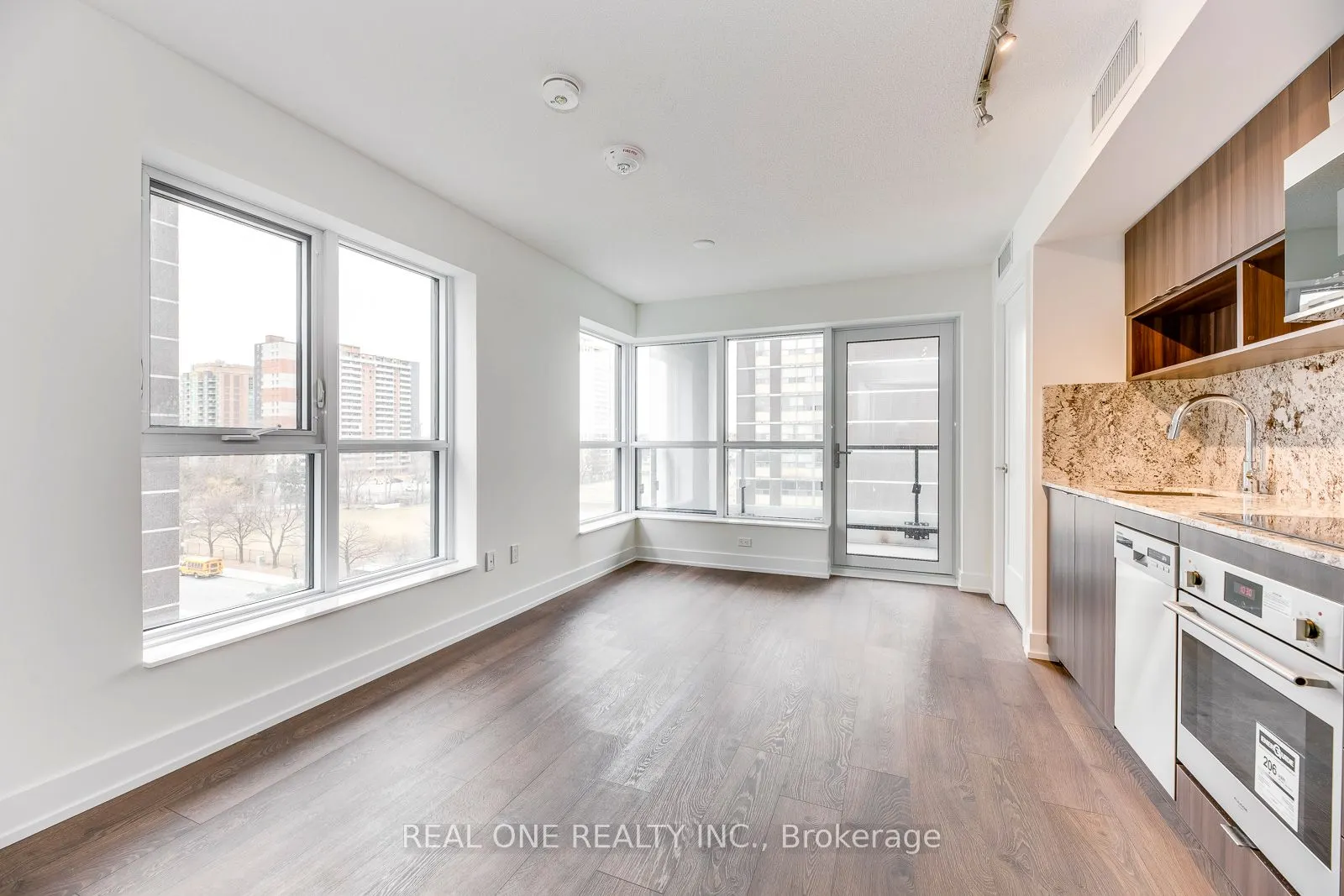 9 Mabelle Avenue, #616