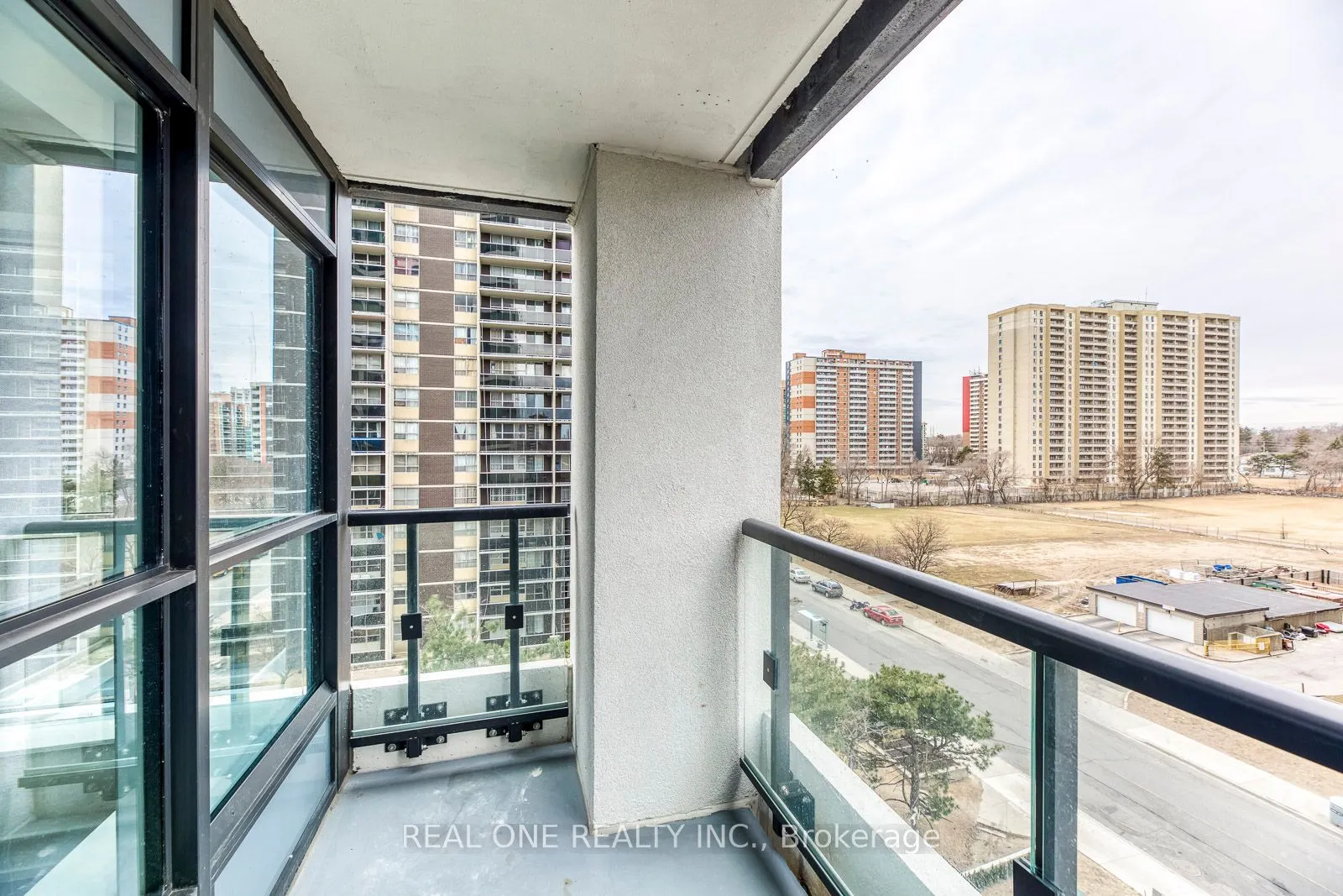 9 Mabelle Avenue, #616