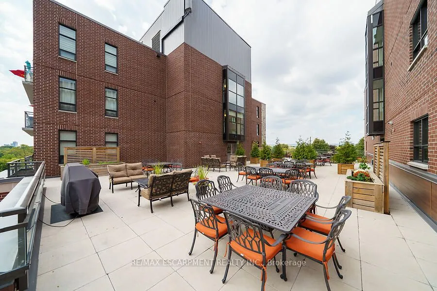 3290 New Street, #418