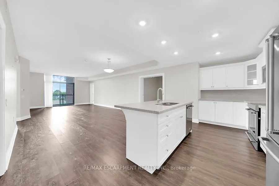 3290 New Street, #418