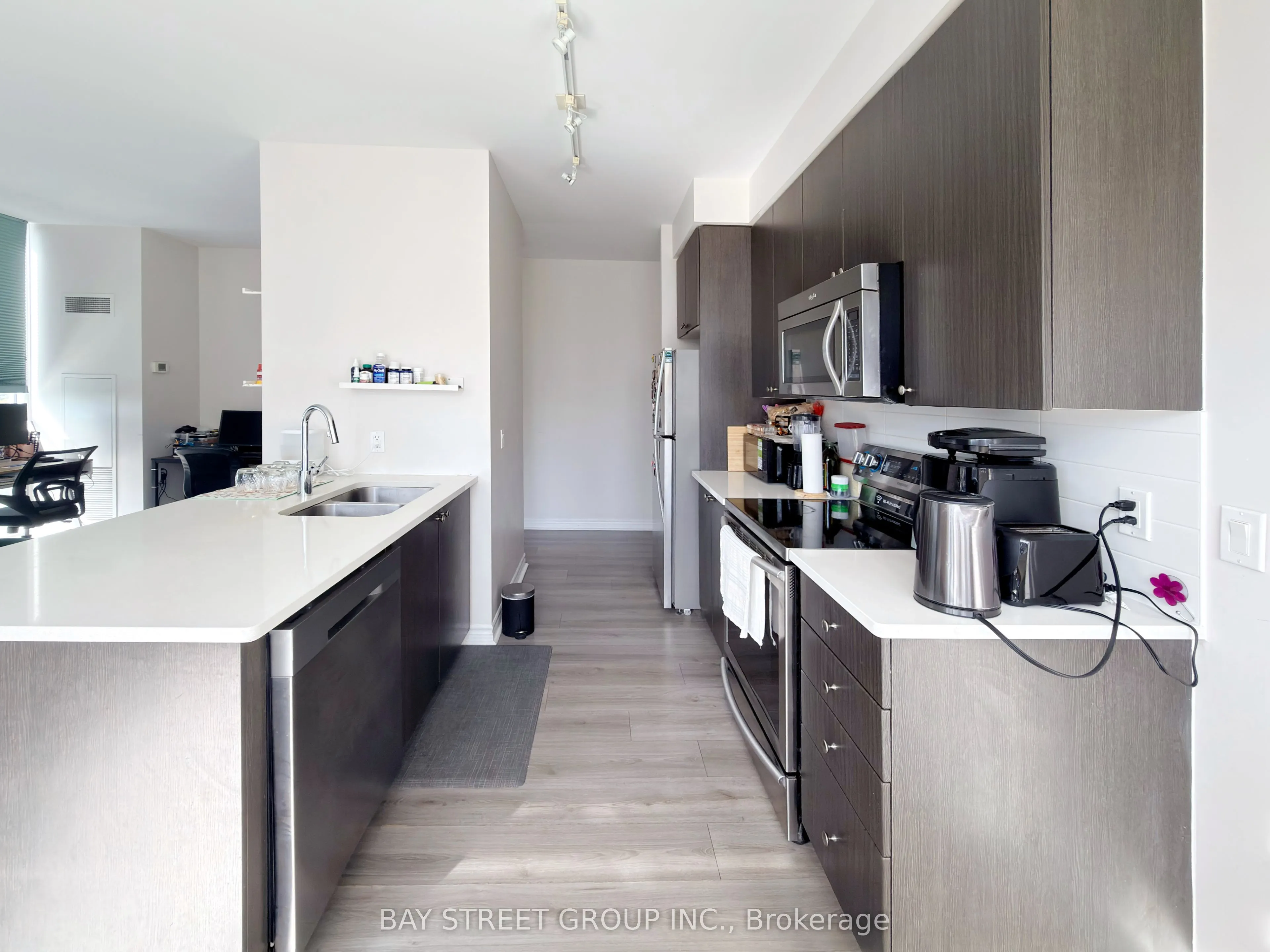 339 Rathburn Road W, #PH06