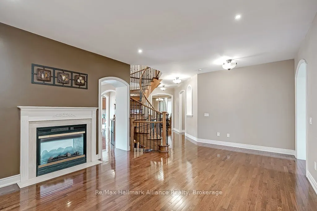 1527 Arrowhead Road