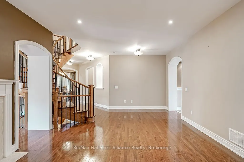 1527 Arrowhead Road