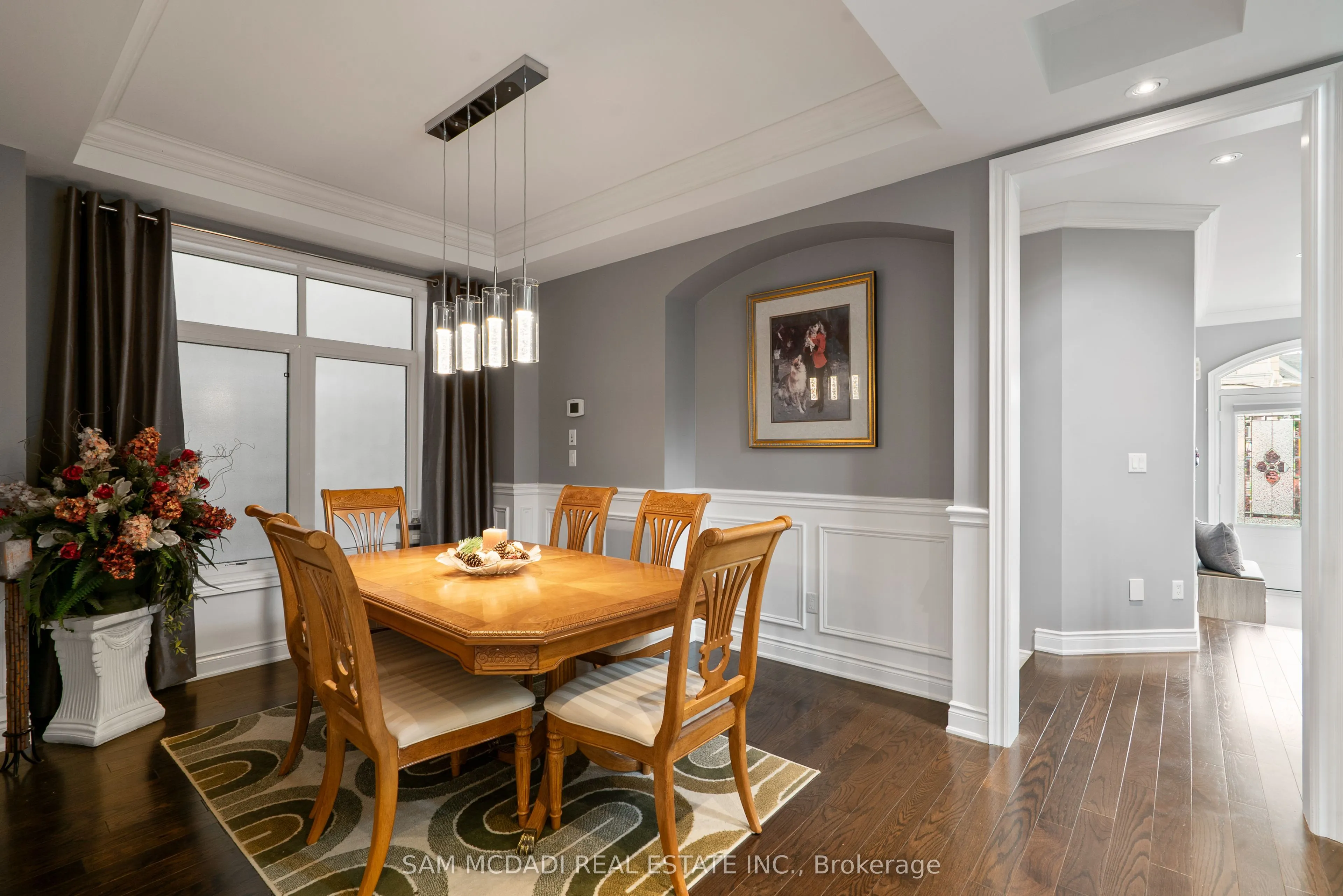 2469 Chateau Common