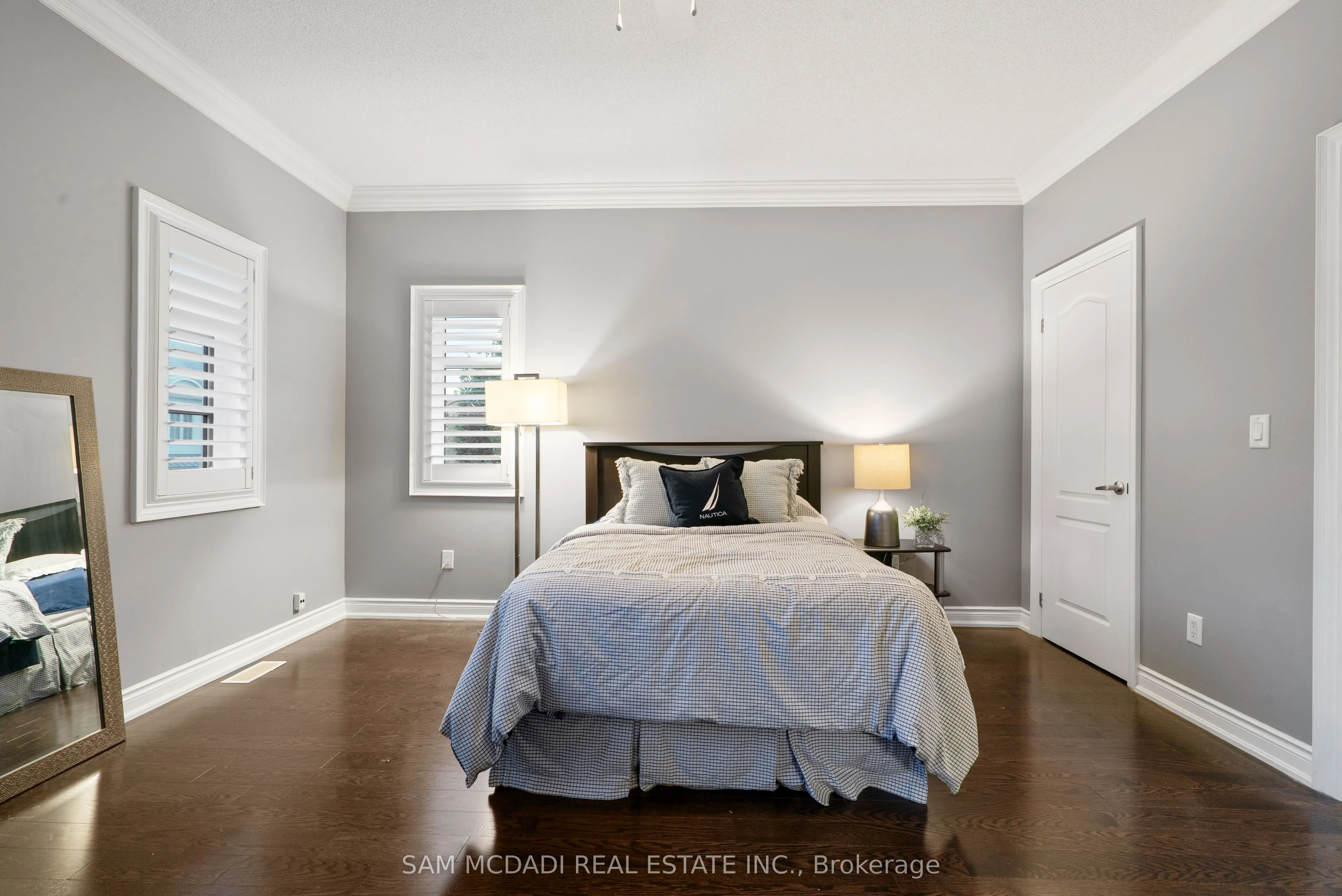 2469 Chateau Common