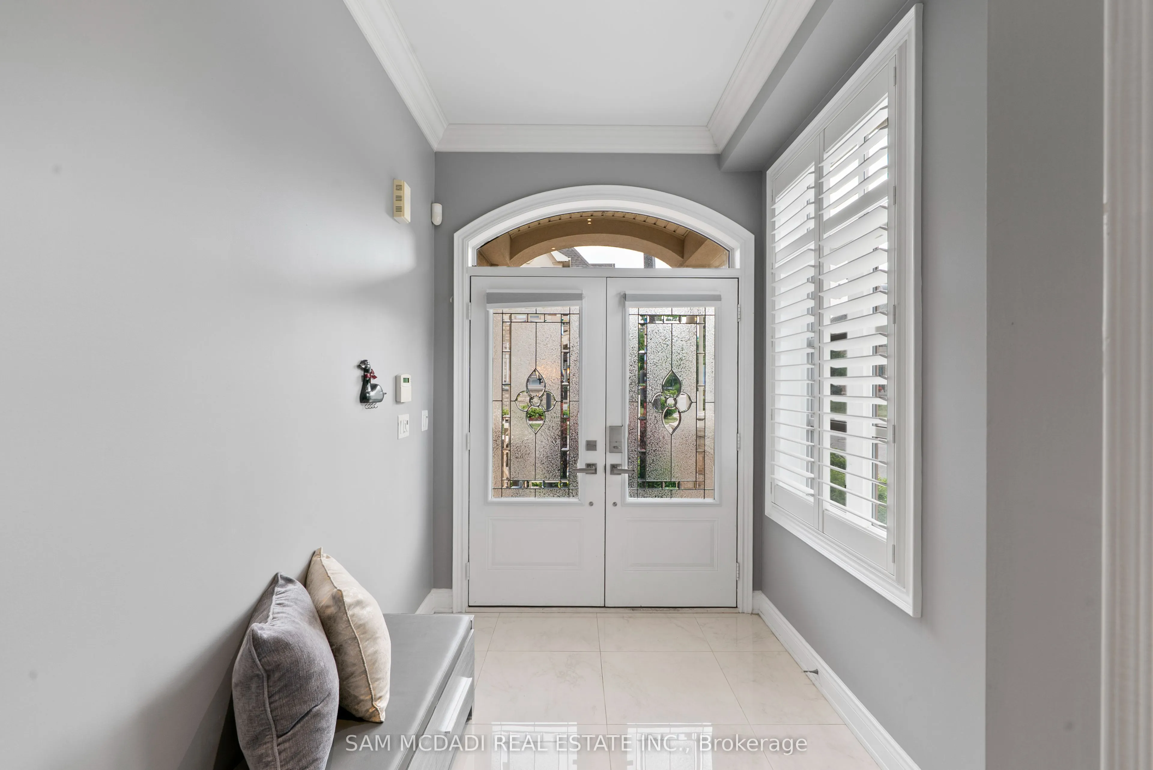 2469 Chateau Common