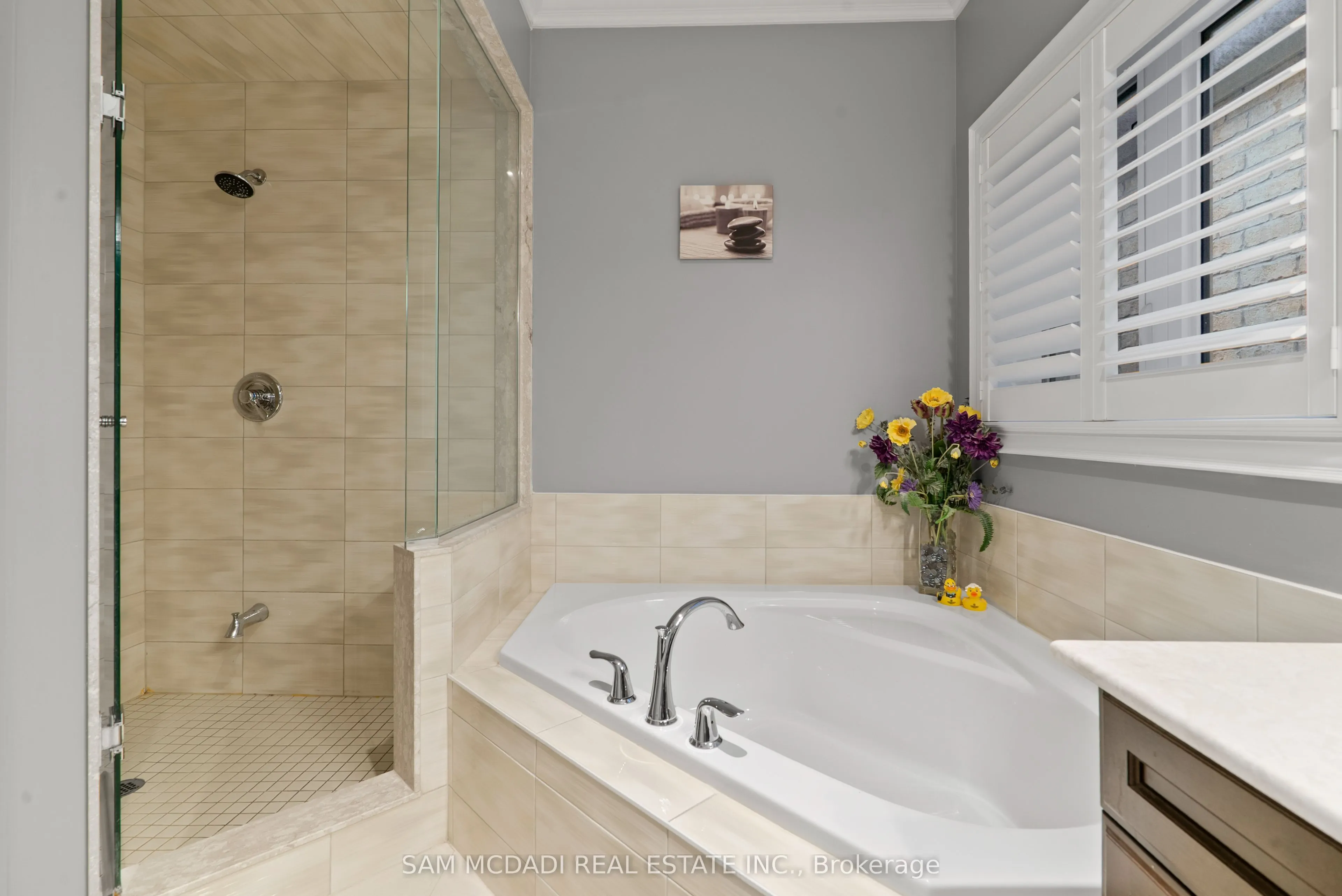 2469 Chateau Common