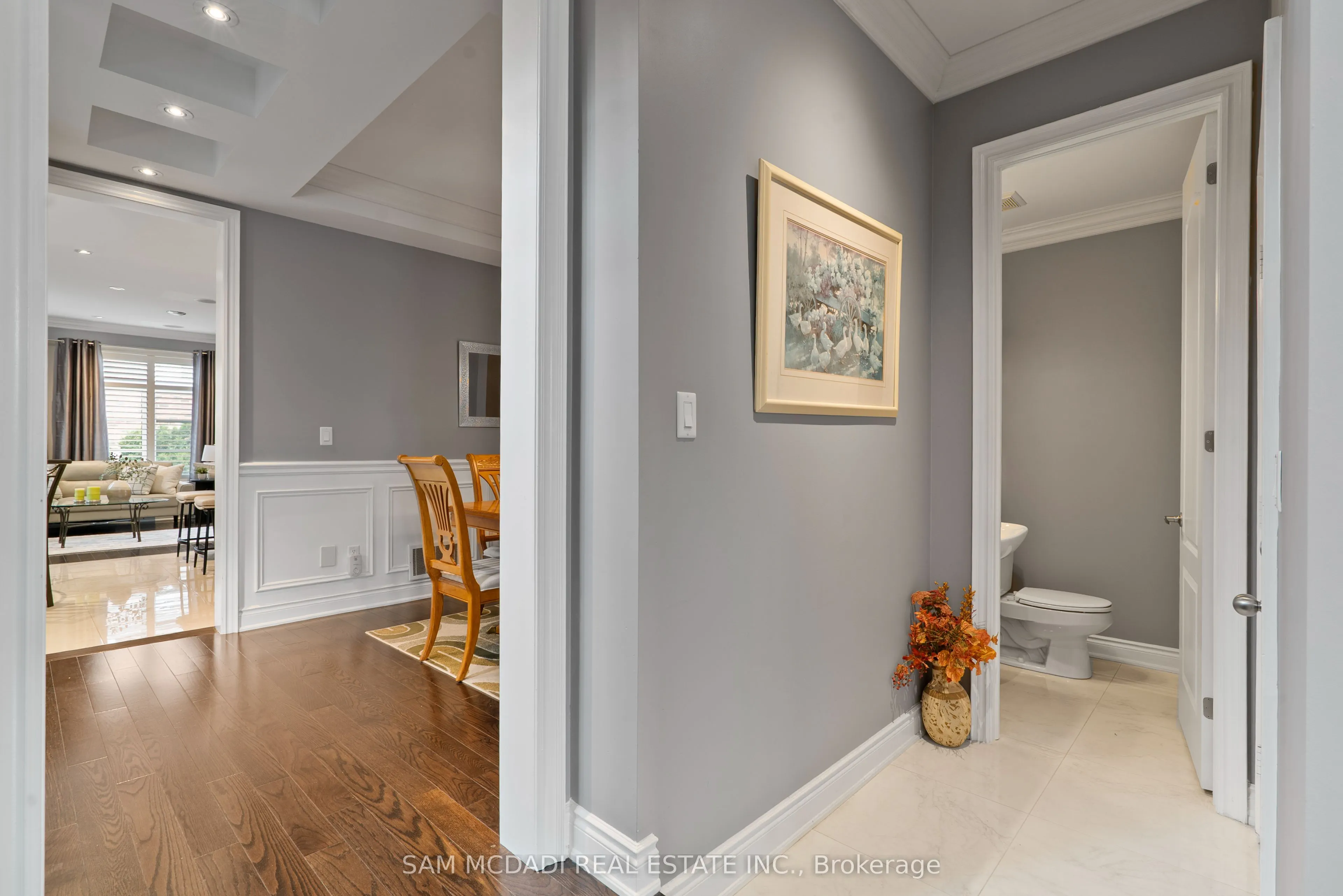 2469 Chateau Common