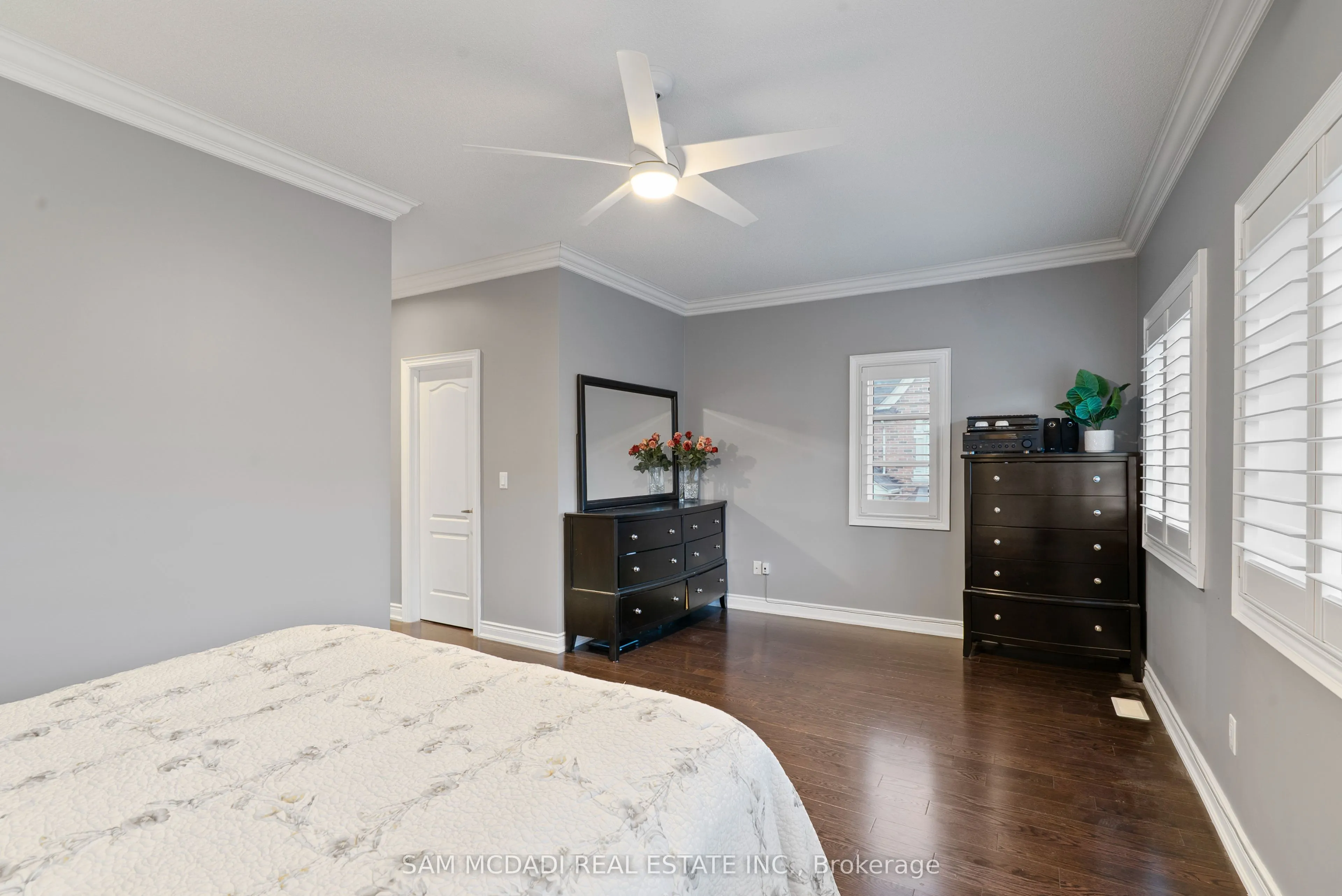 2469 Chateau Common