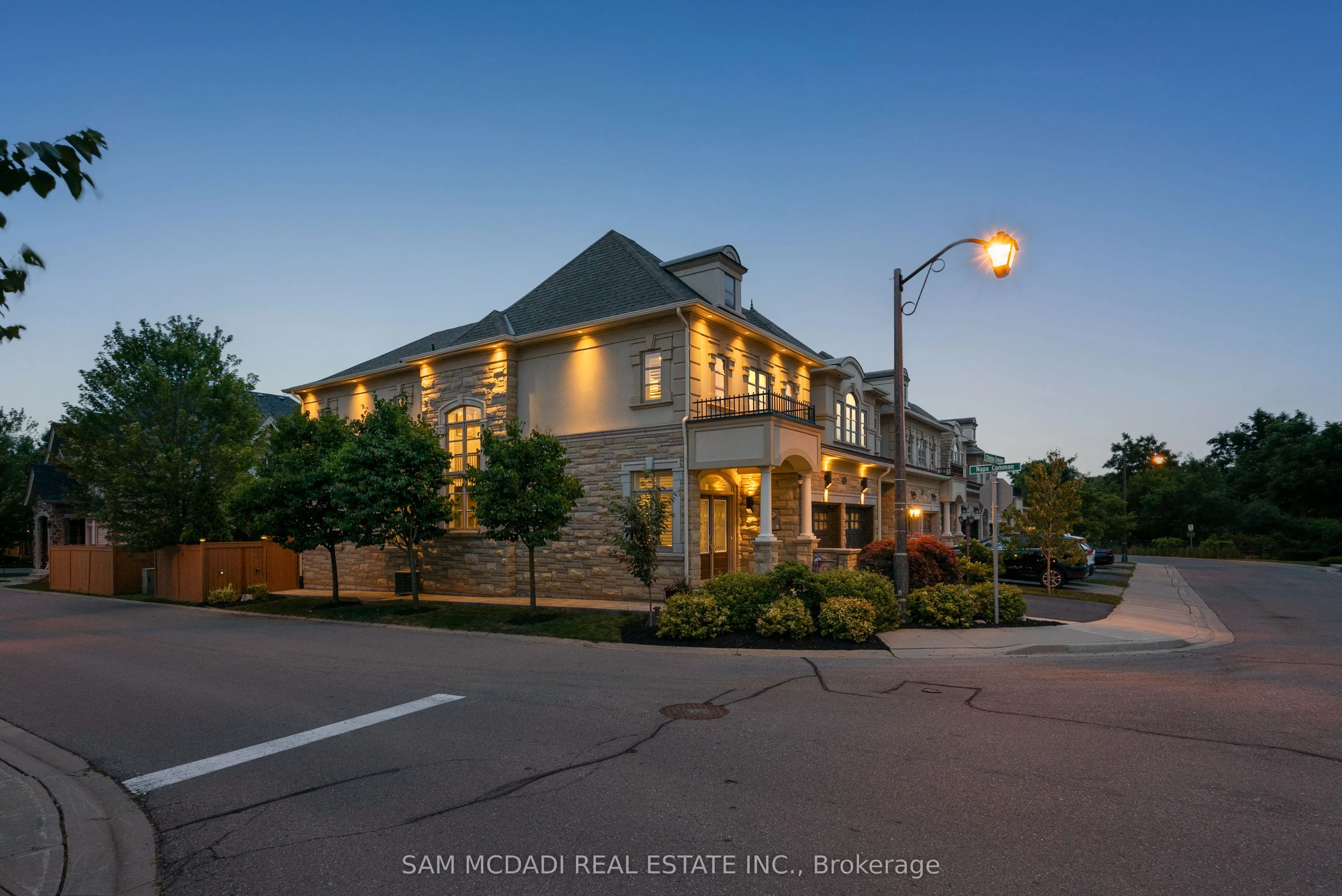 2469 Chateau Common