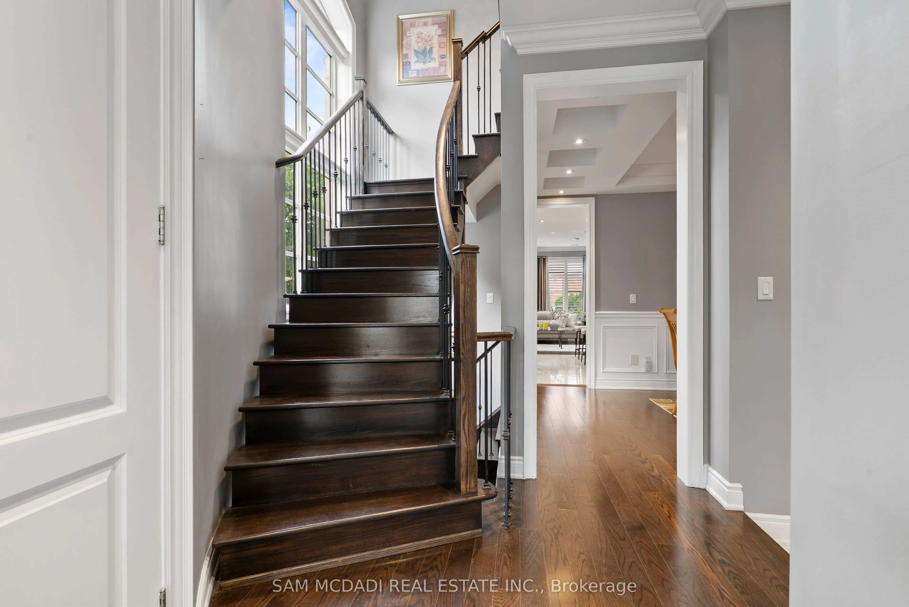 2469 Chateau Common