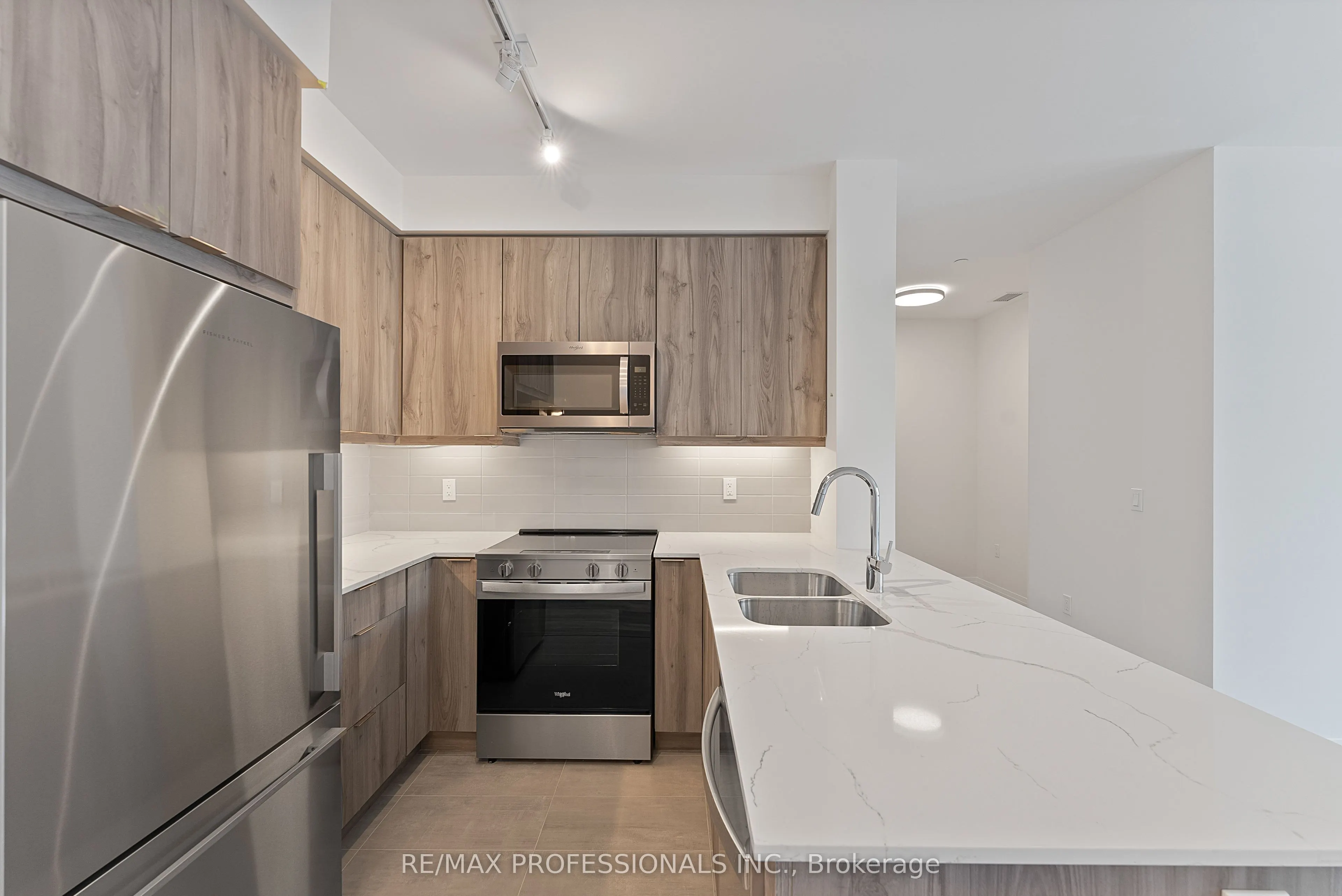 15 Watergarden Drive, #410