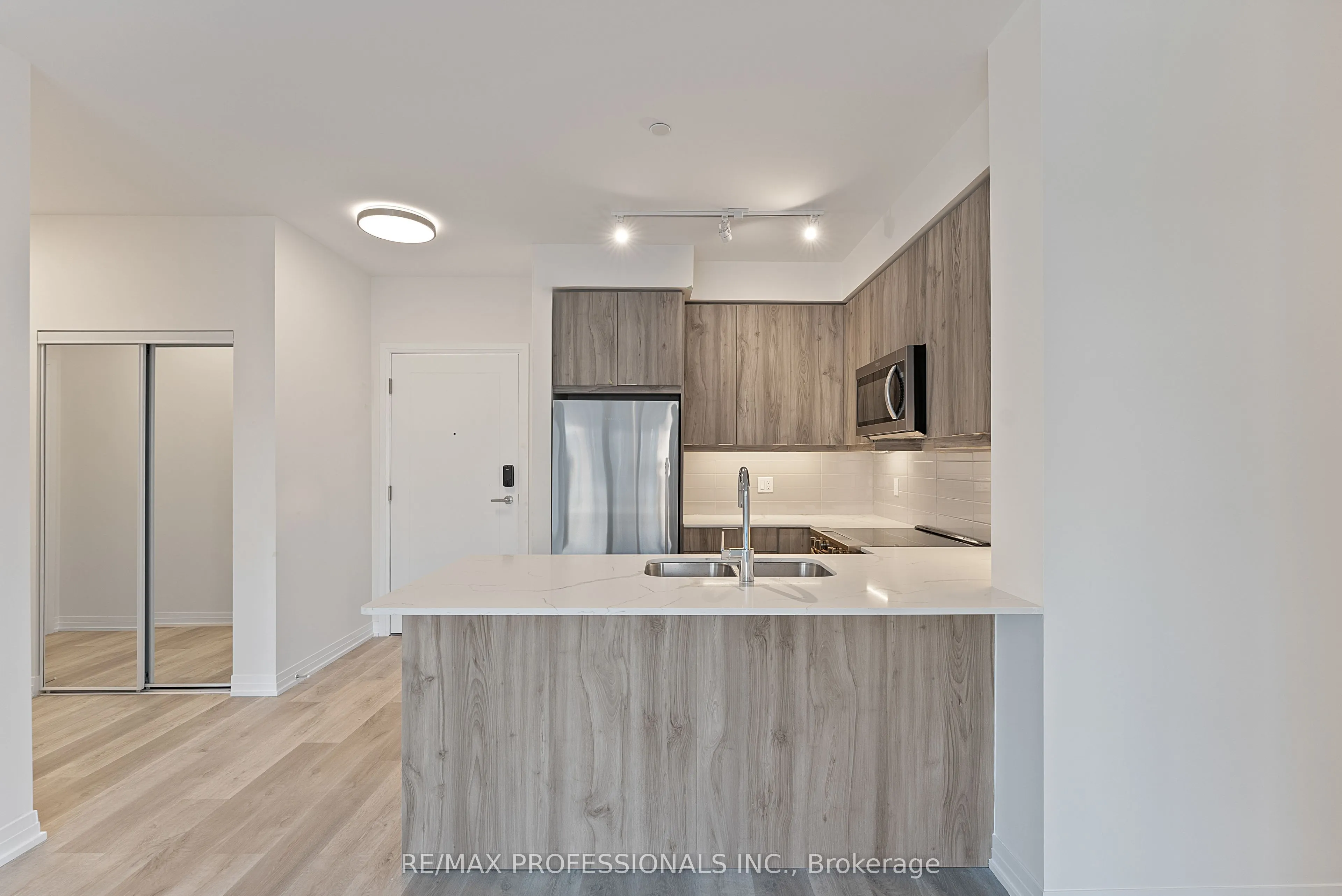 15 Watergarden Drive, #410