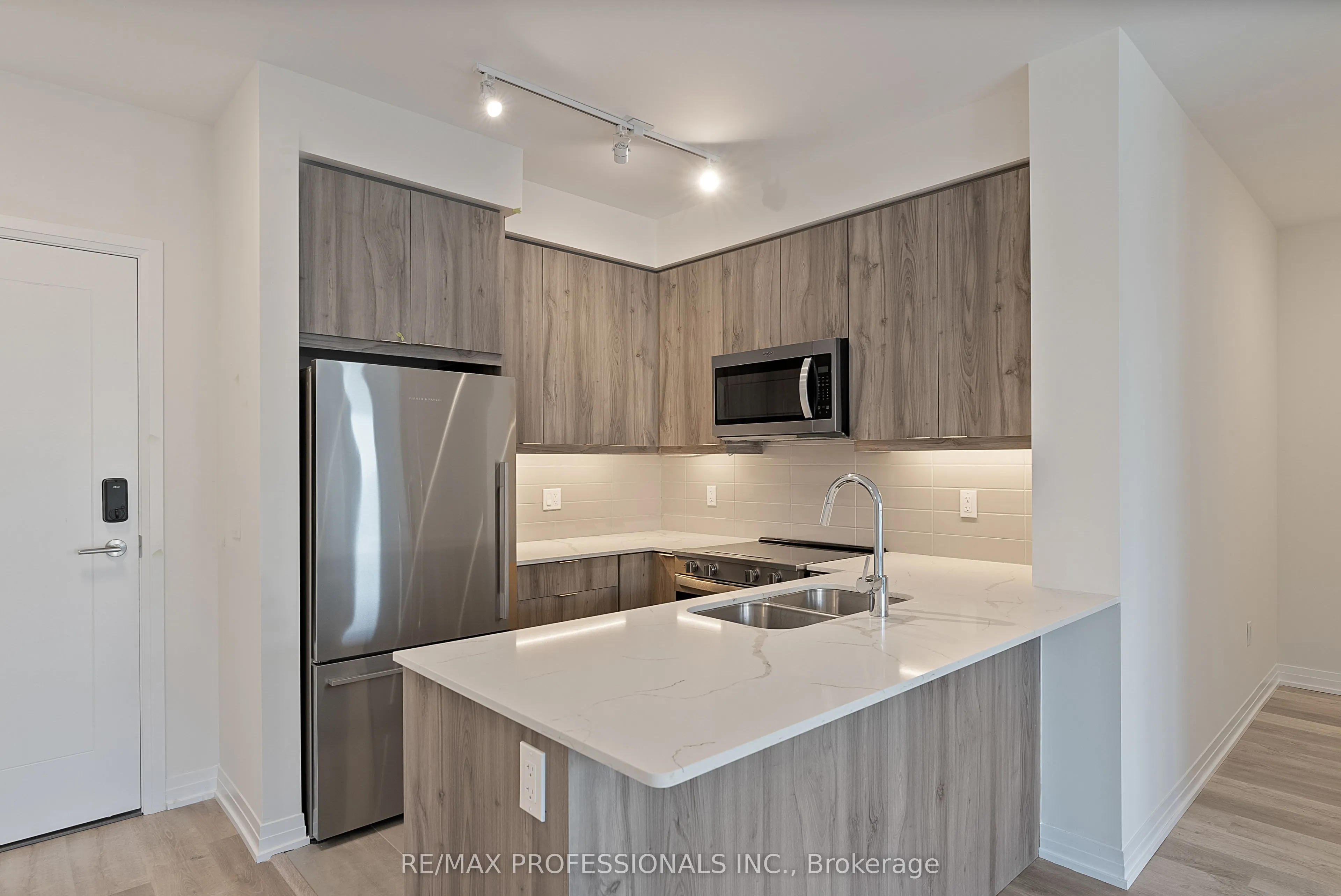 15 Watergarden Drive, #410