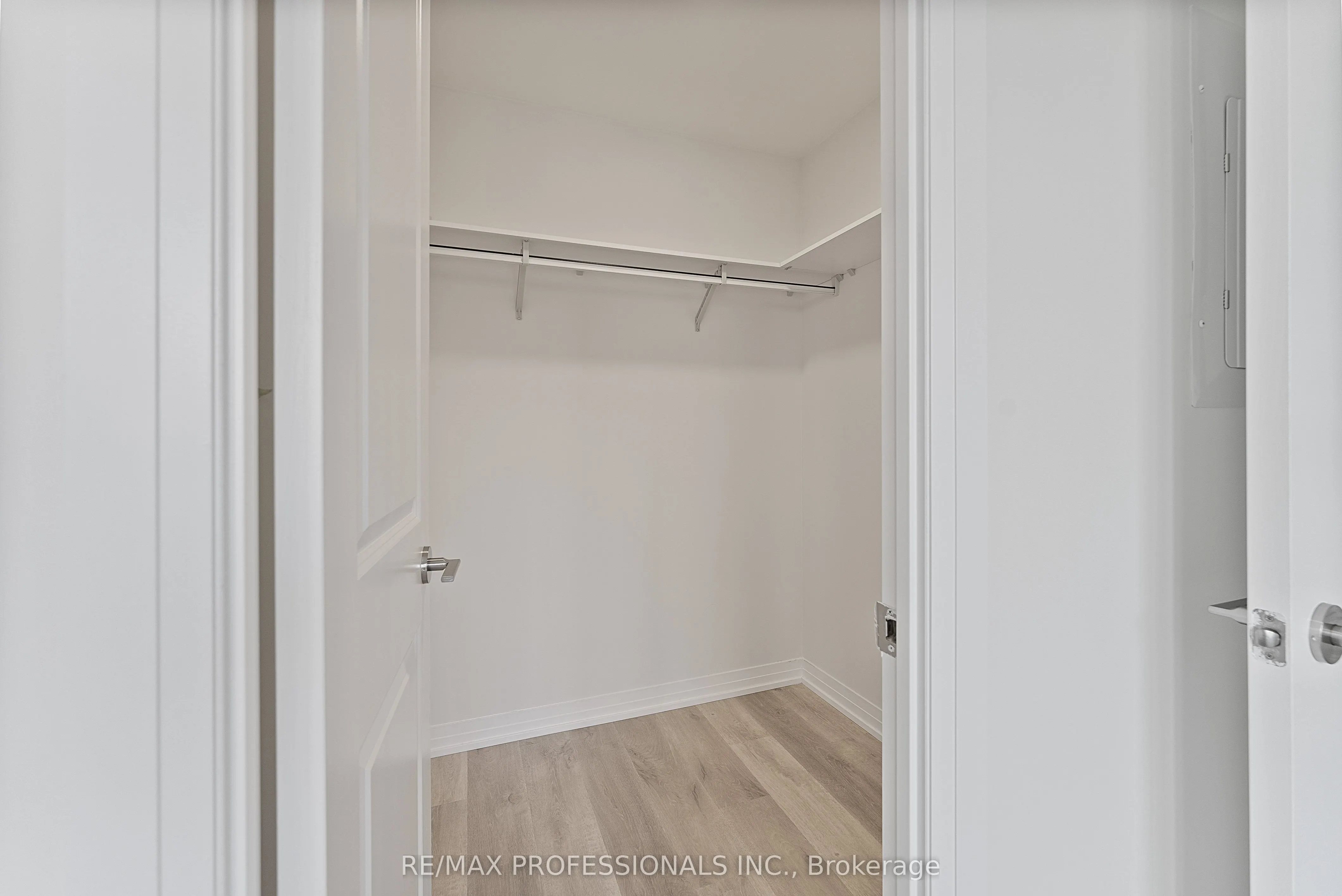 15 Watergarden Drive, #410