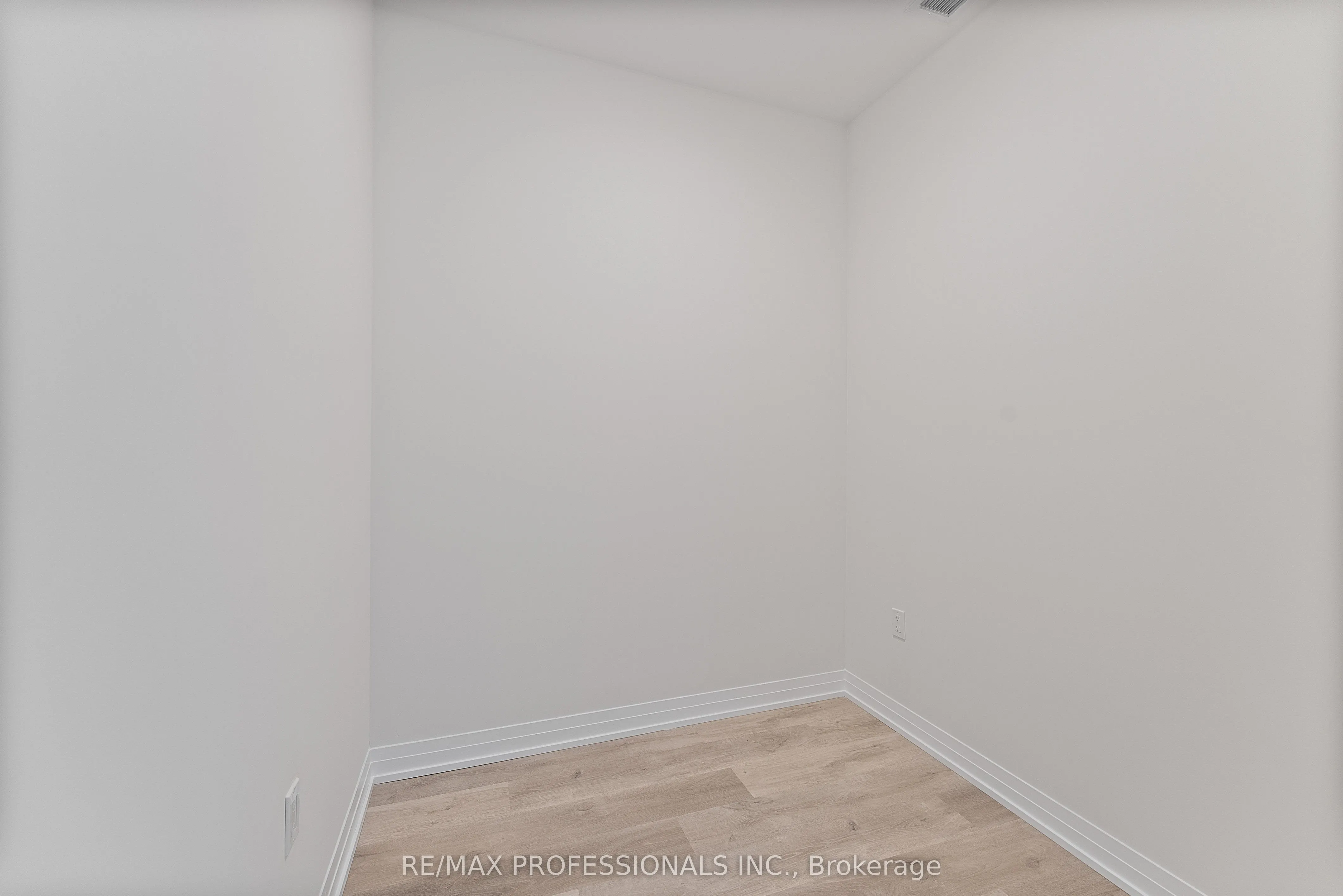 15 Watergarden Drive, #410