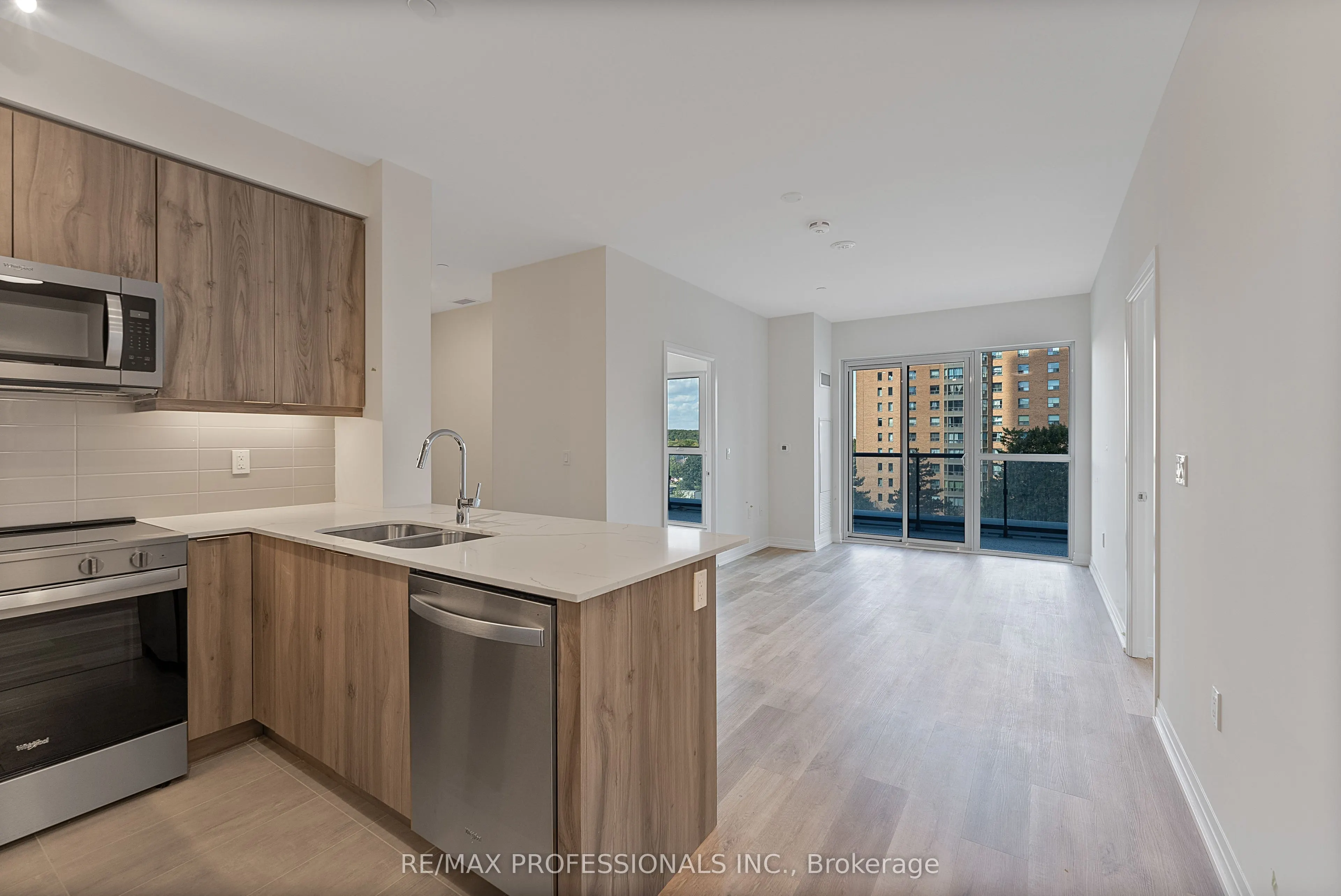 15 Watergarden Drive, #410
