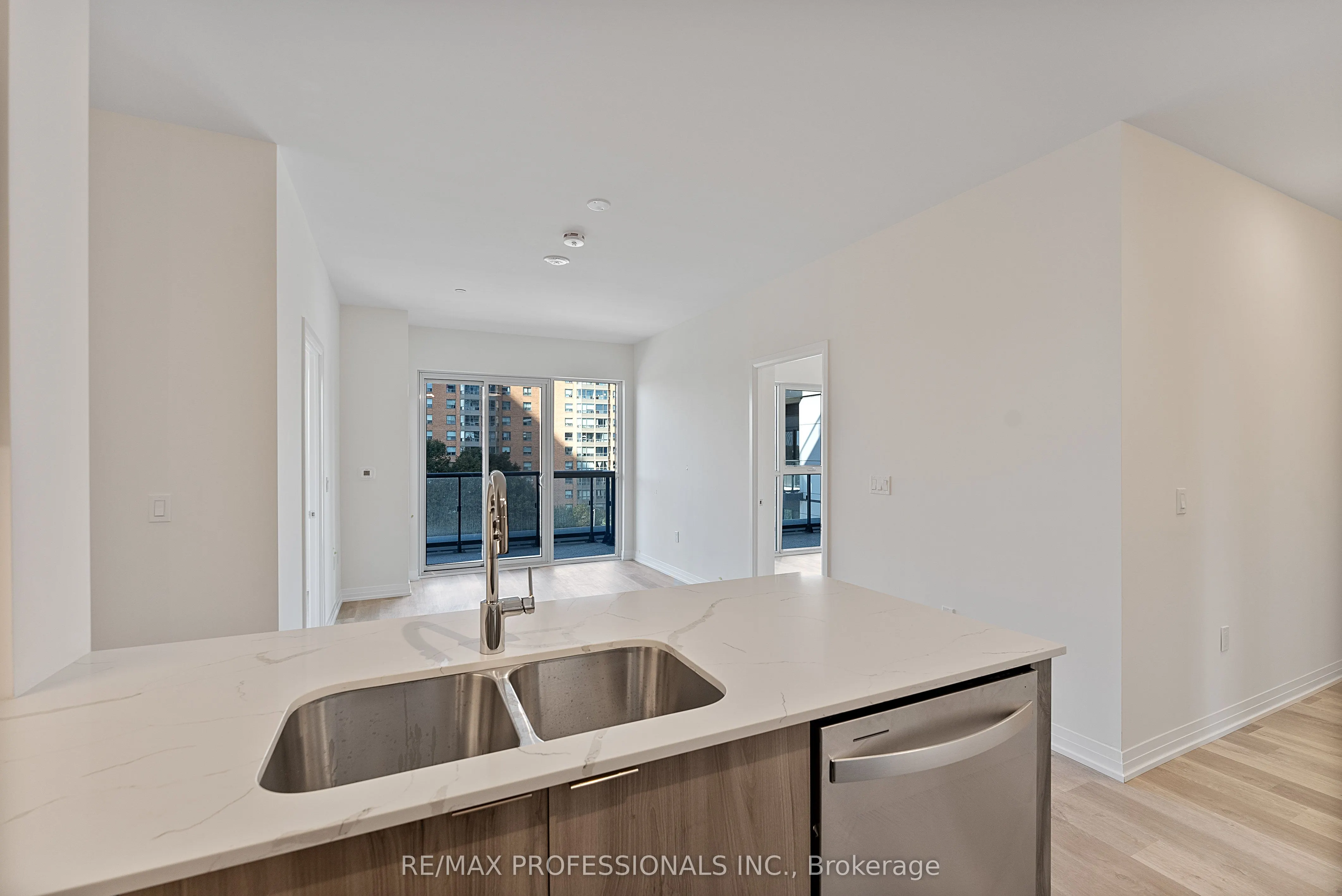 15 Watergarden Drive, #410
