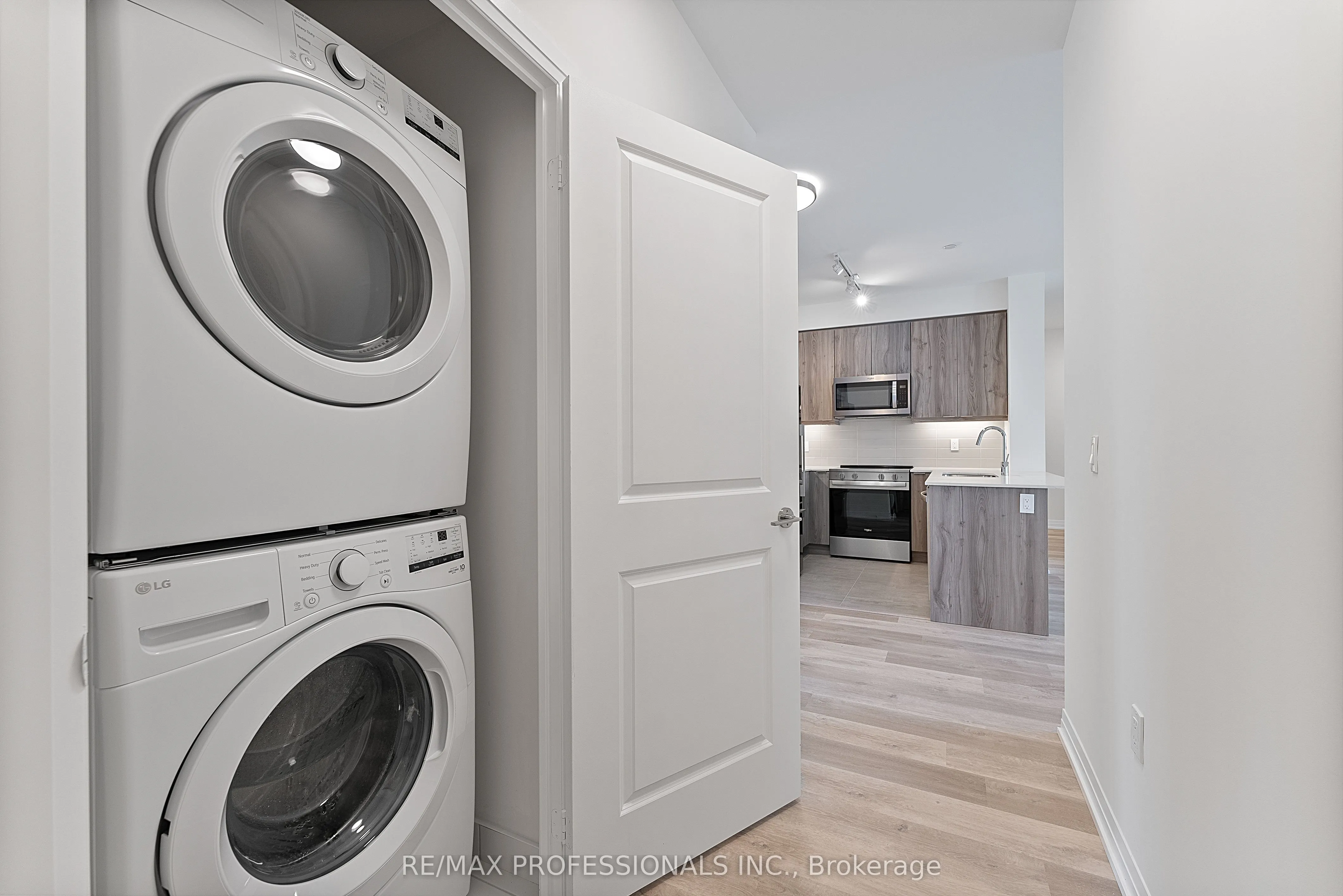 15 Watergarden Drive, #410