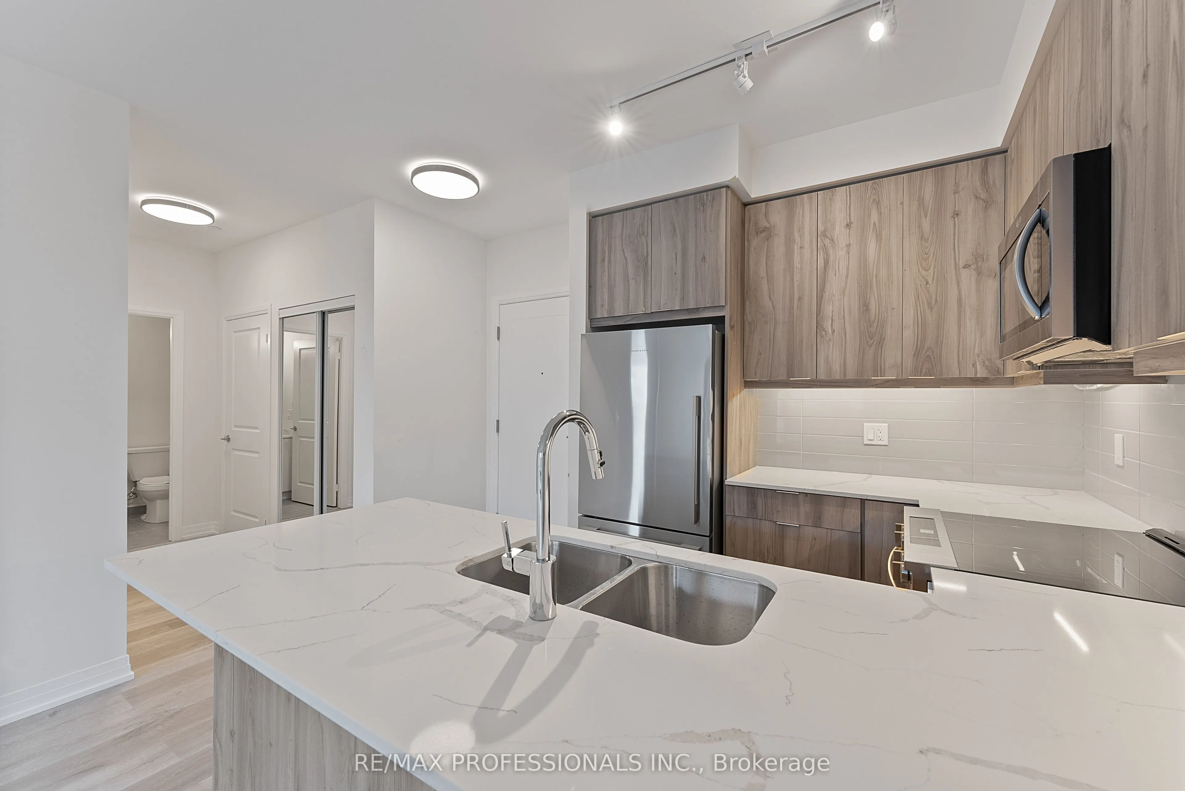 15 Watergarden Drive, #410