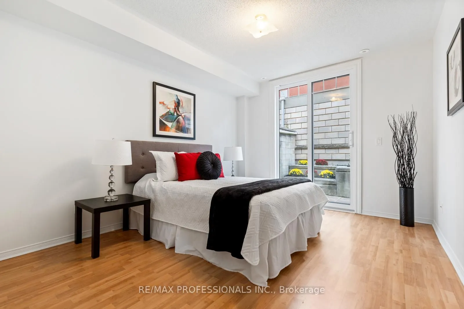 3400 Lake Shore Boulevard W, #104