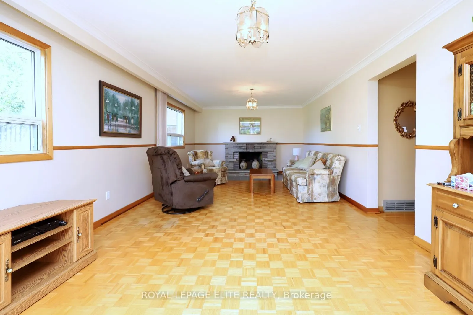 3440 Riverspray Crescent