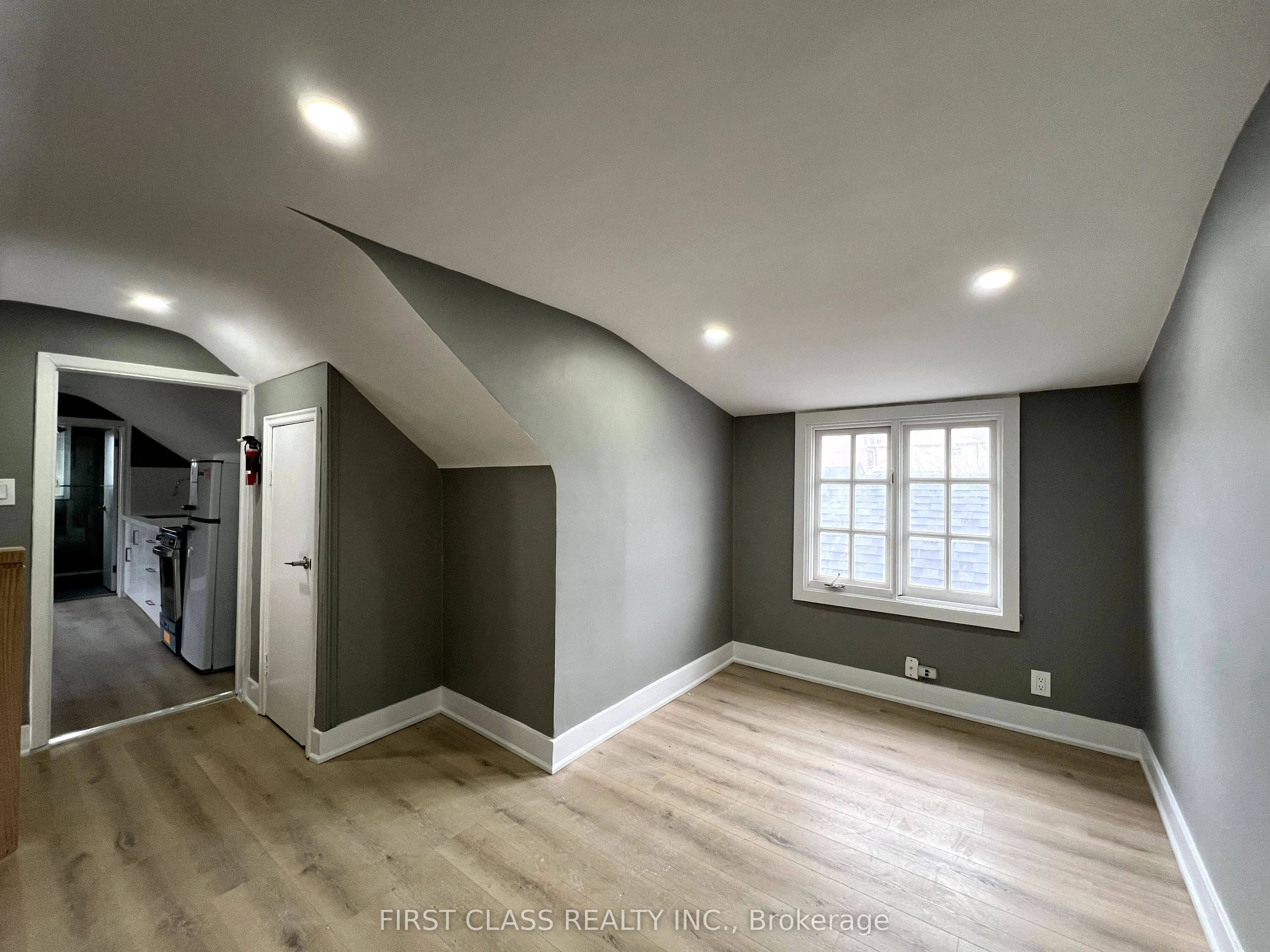 76 Ennerdale Road, #UPPER