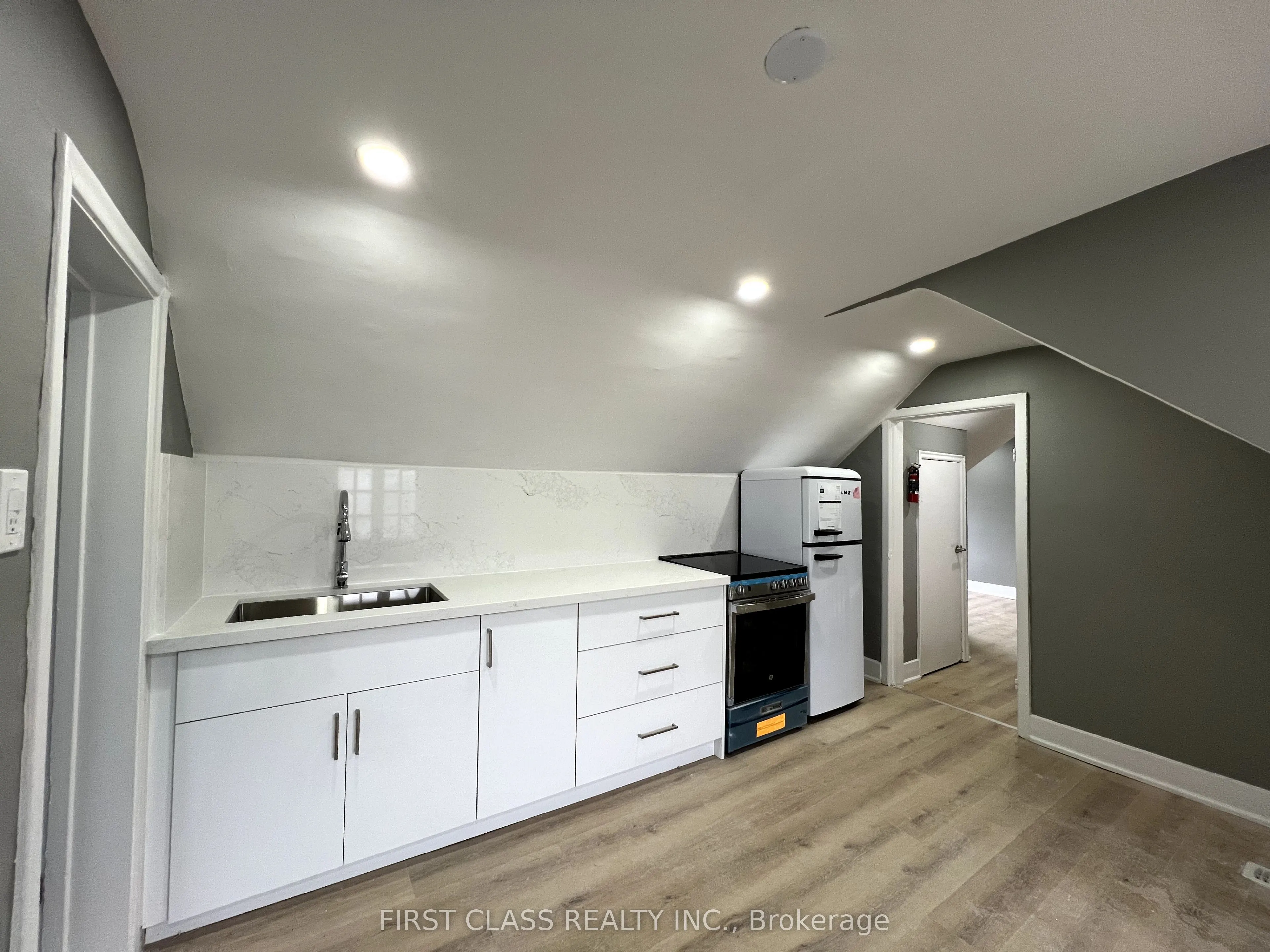 76 Ennerdale Road, #UPPER