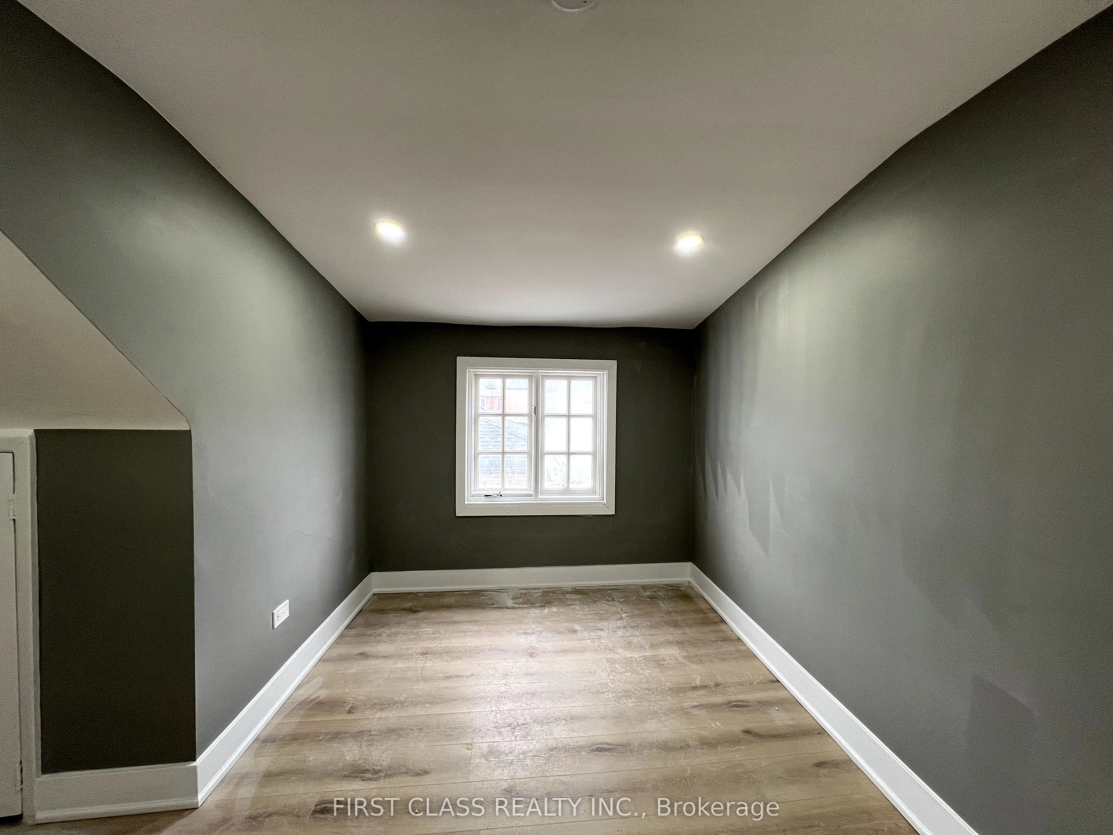76 Ennerdale Road, #UPPER