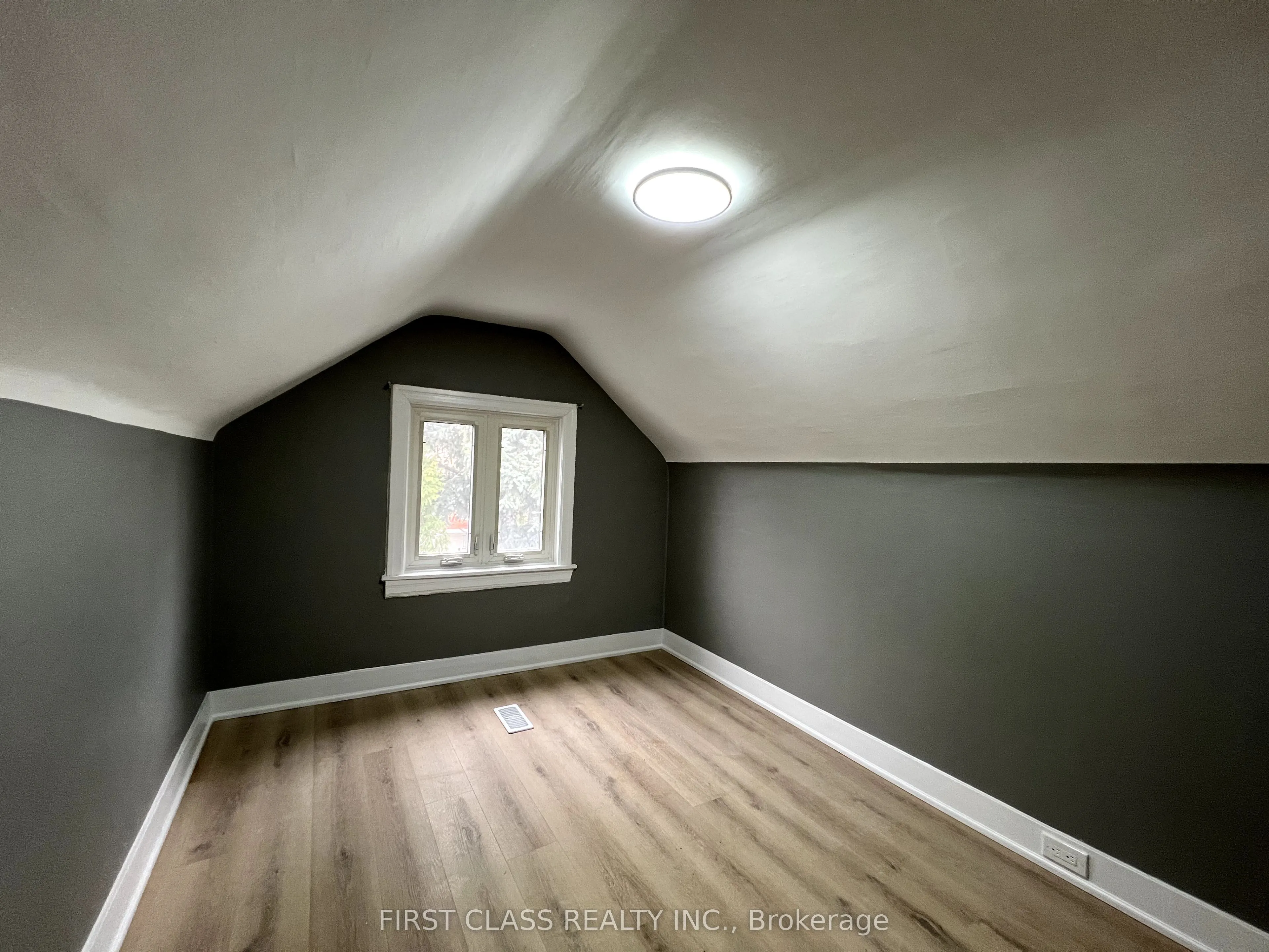 76 Ennerdale Road, #UPPER