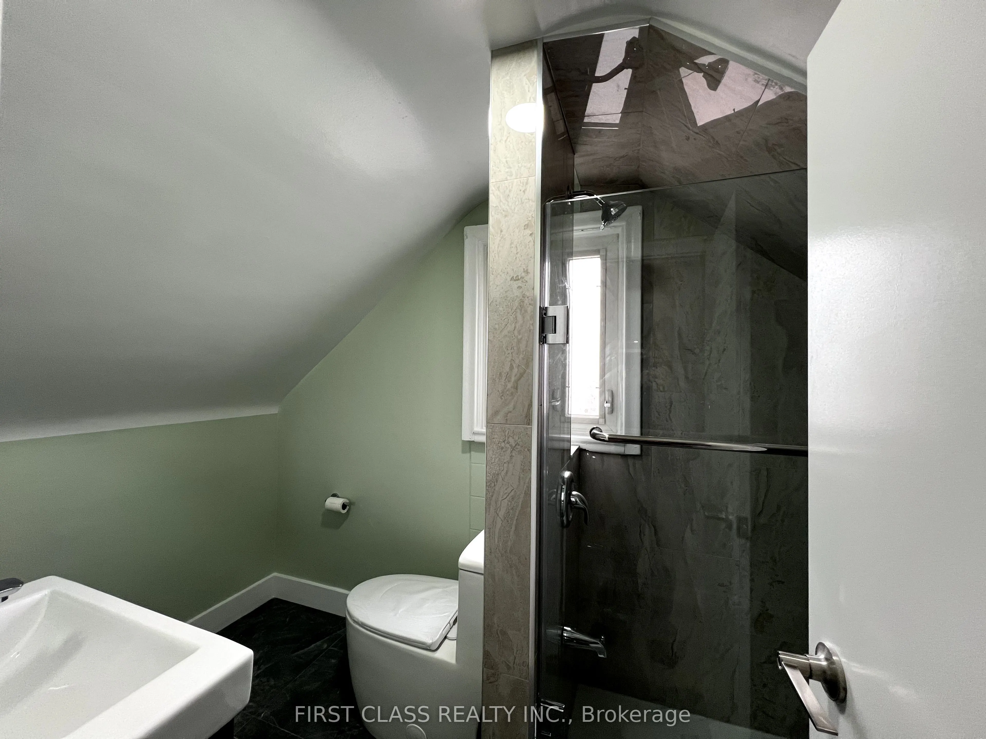 76 Ennerdale Road, #UPPER