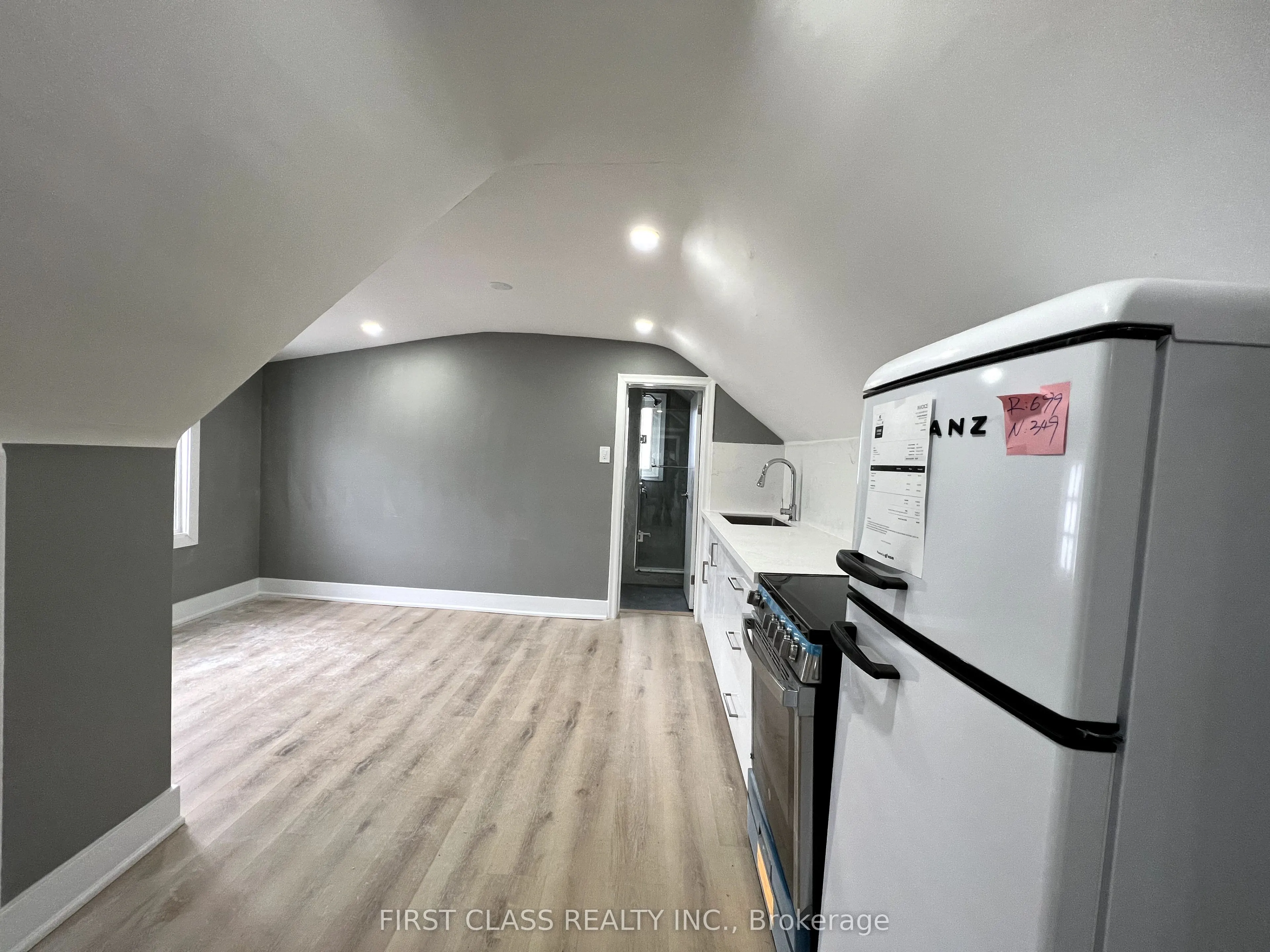 76 Ennerdale Road, #UPPER