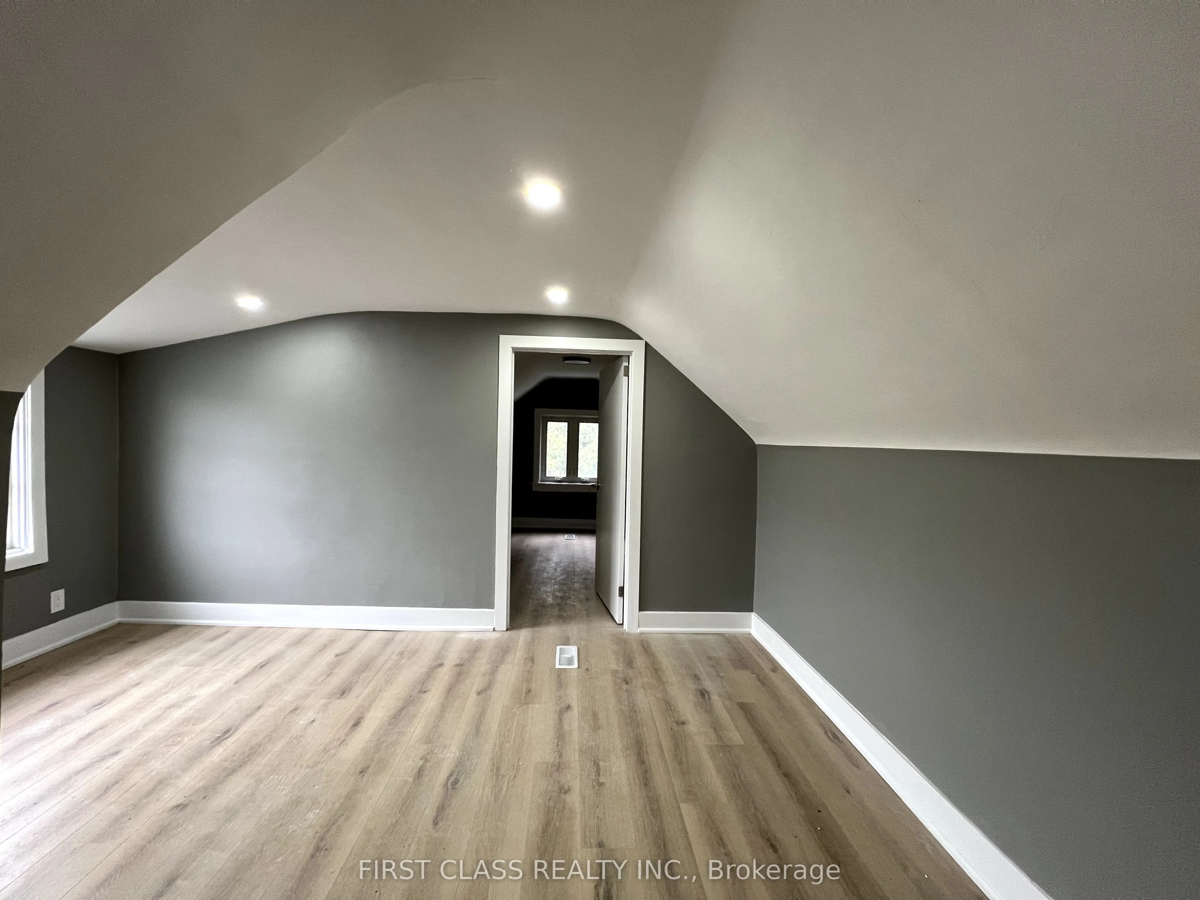 76 Ennerdale Road, #UPPER