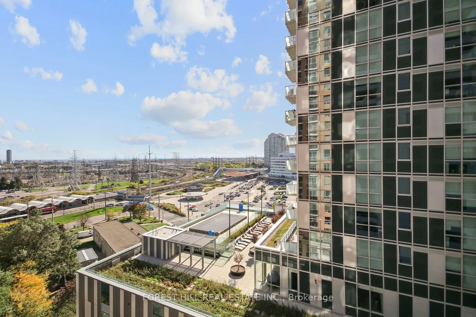 5233 Dundas Street W, #1029
