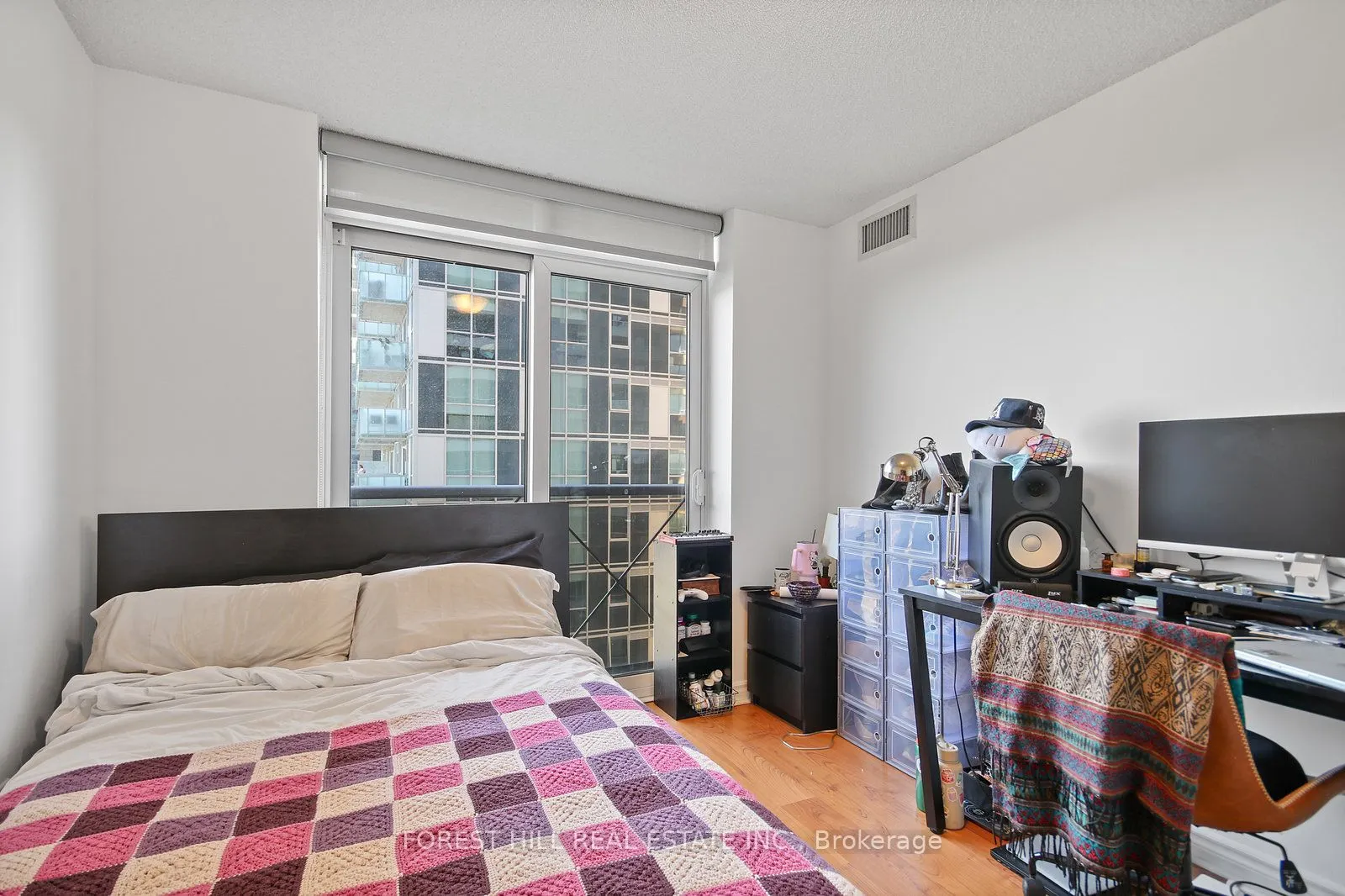 5233 Dundas Street W, #1029
