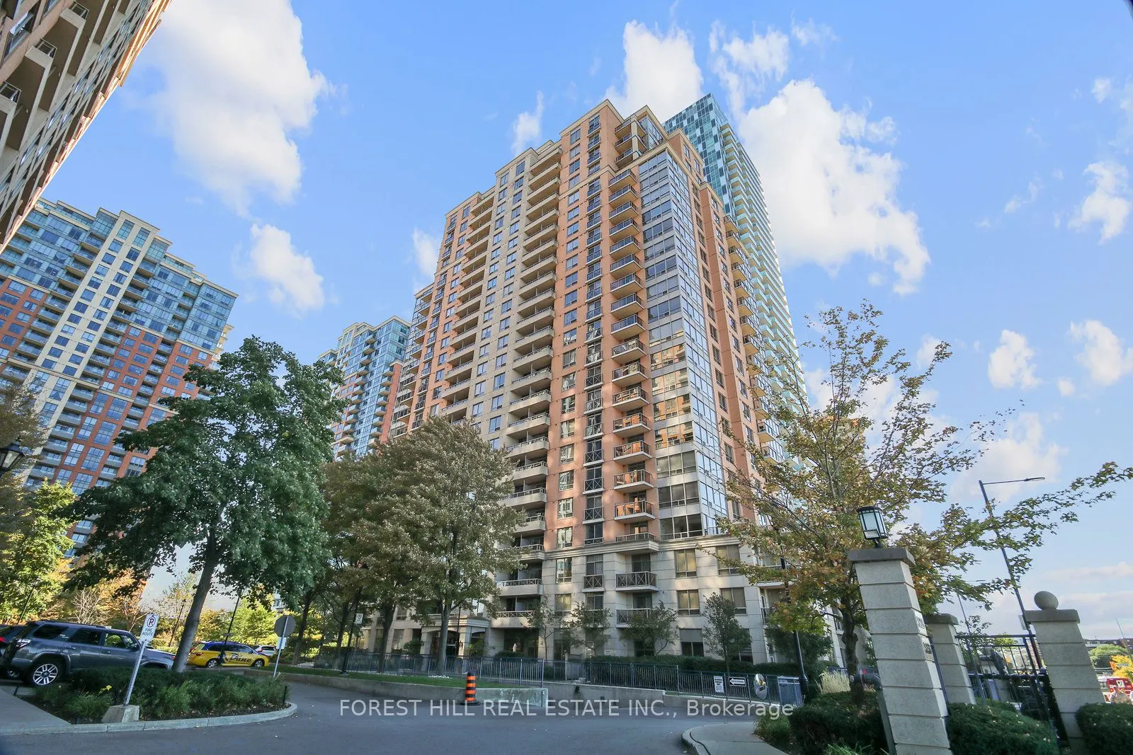 5233 Dundas Street W, #1029