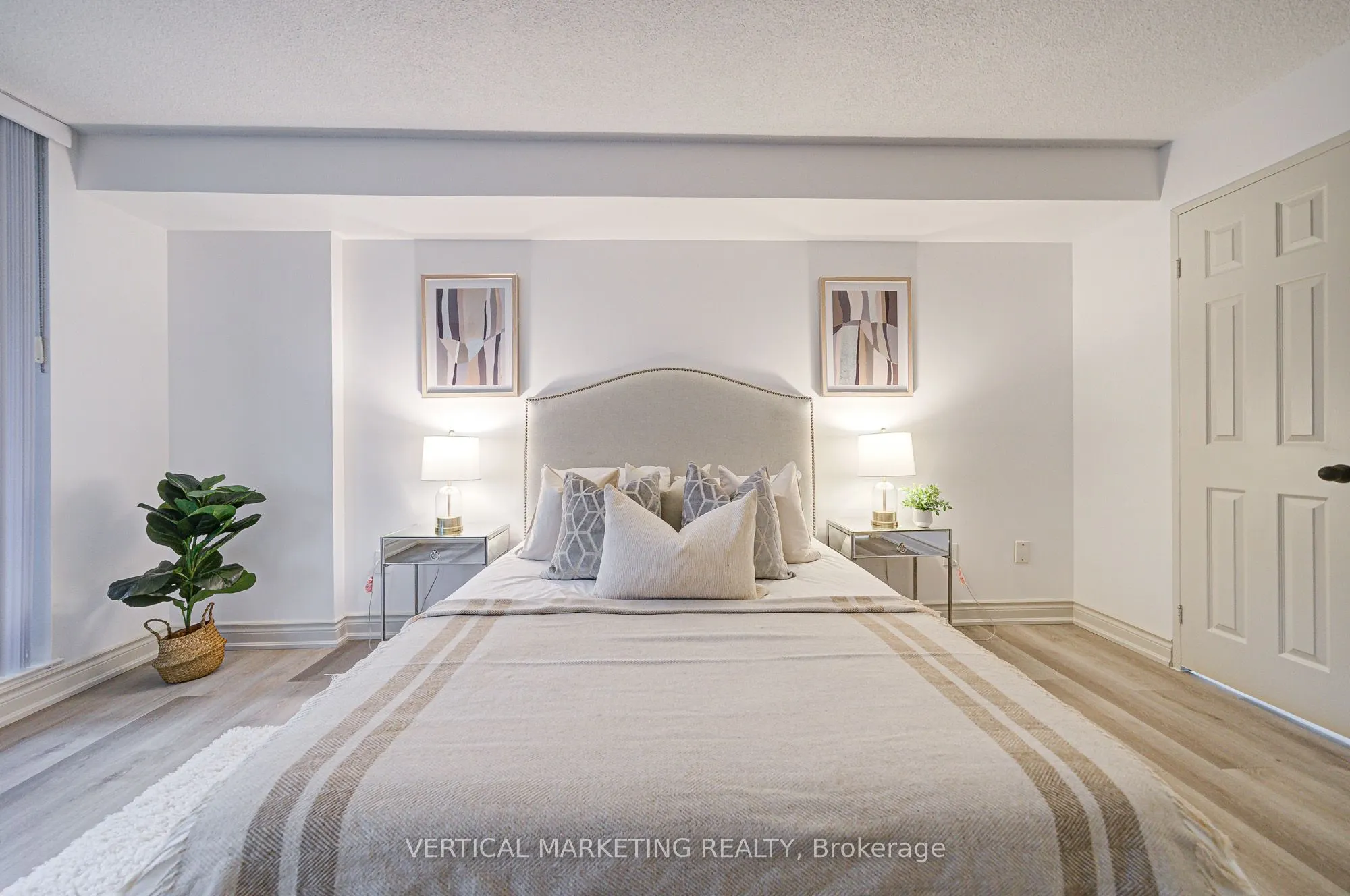 330 Rathburn Road W, #506