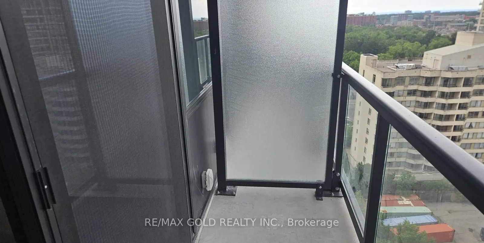 86 Dundas Street E, #1319