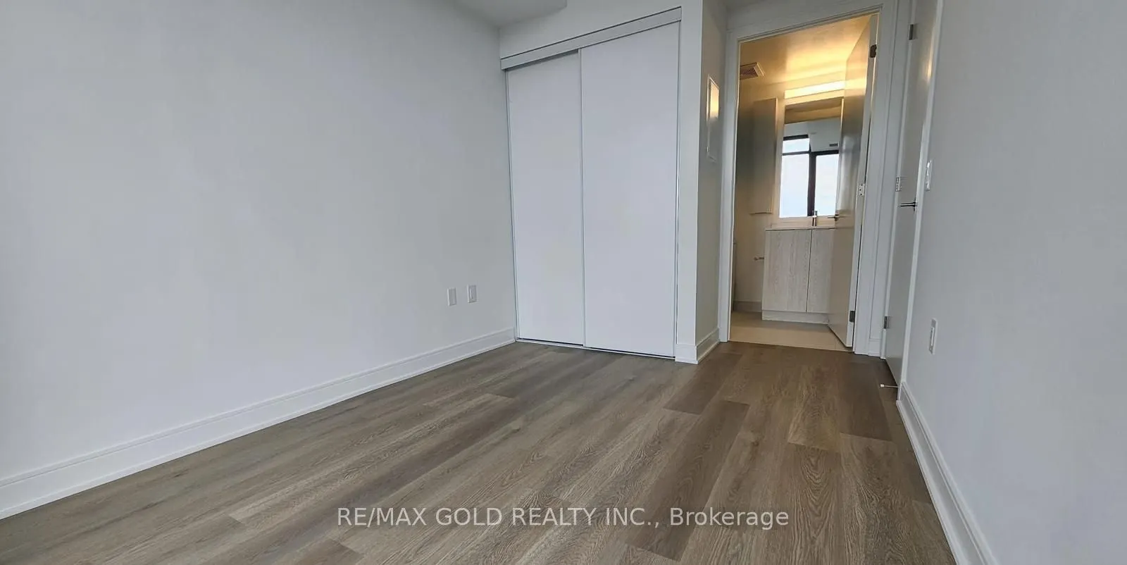 86 Dundas Street E, #1319