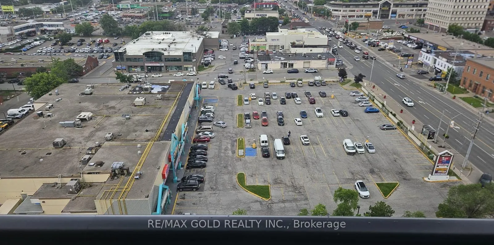 86 Dundas Street E, #1319