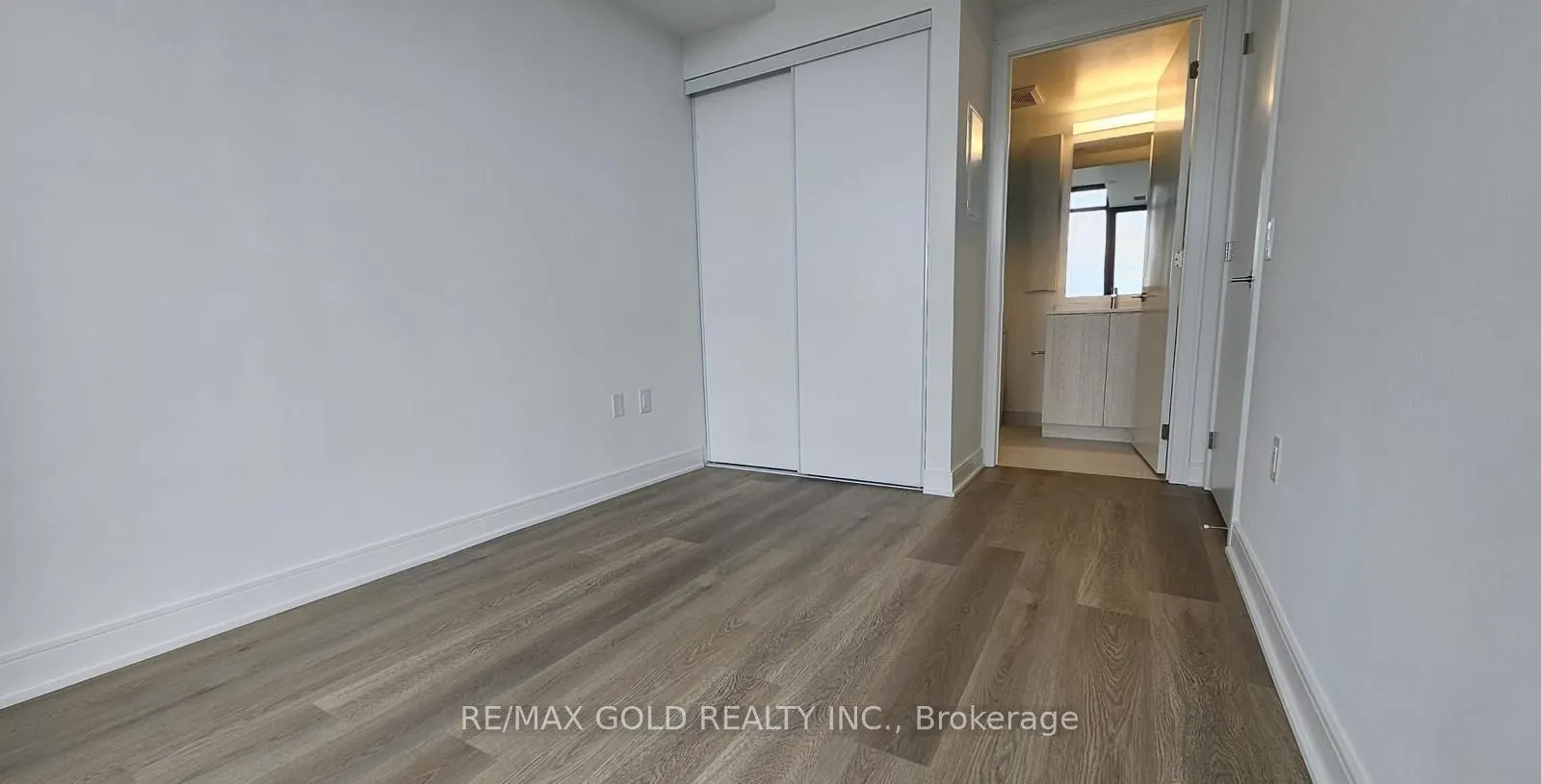 86 Dundas Street E, #1319