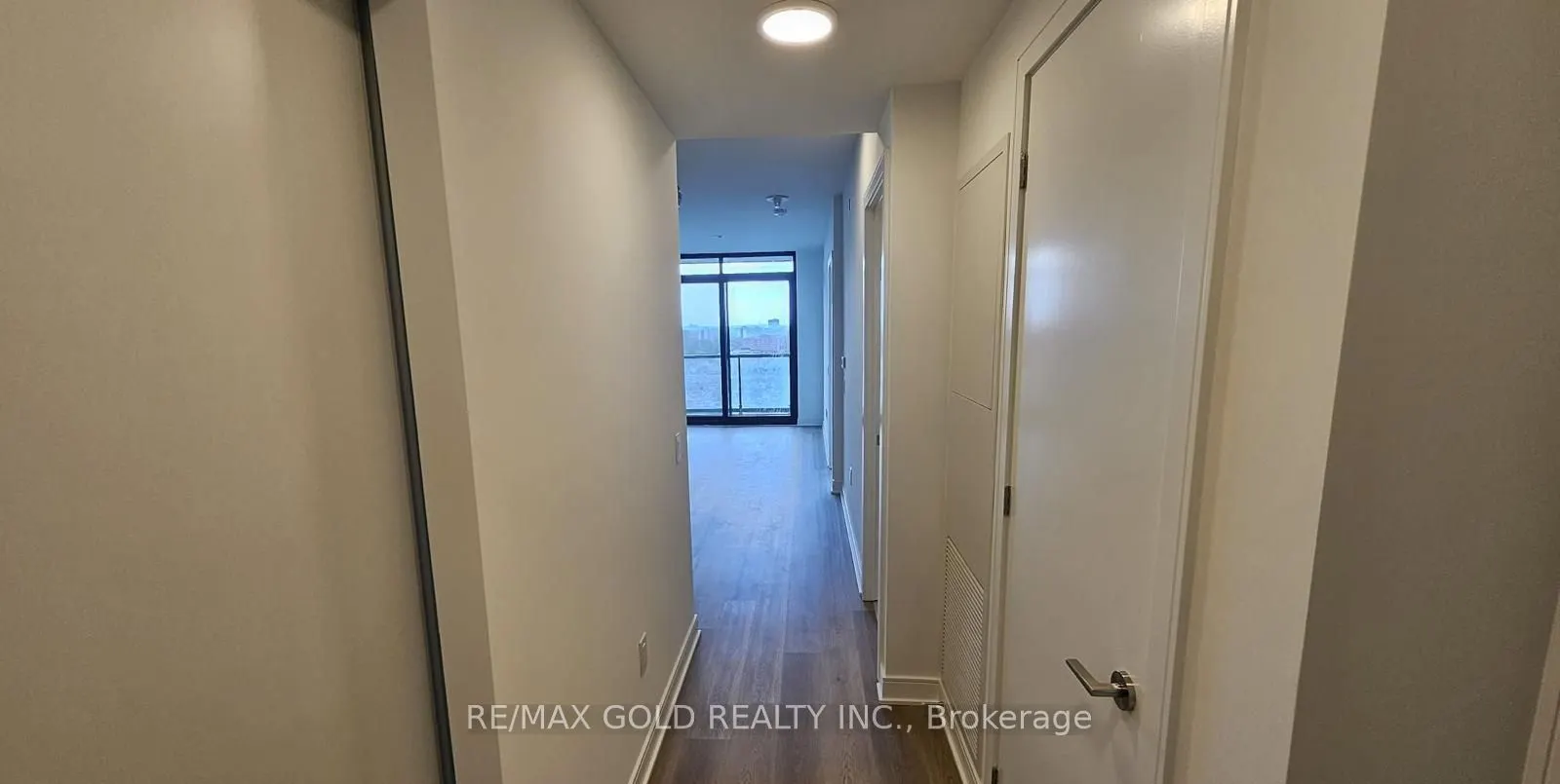 86 Dundas Street E, #1319