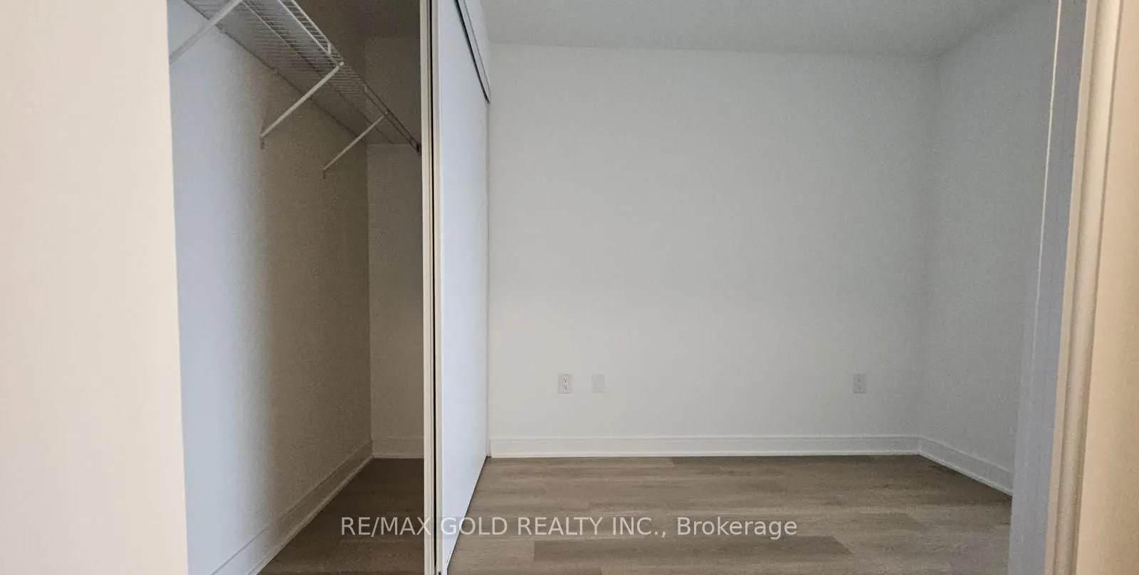 86 Dundas Street E, #1319