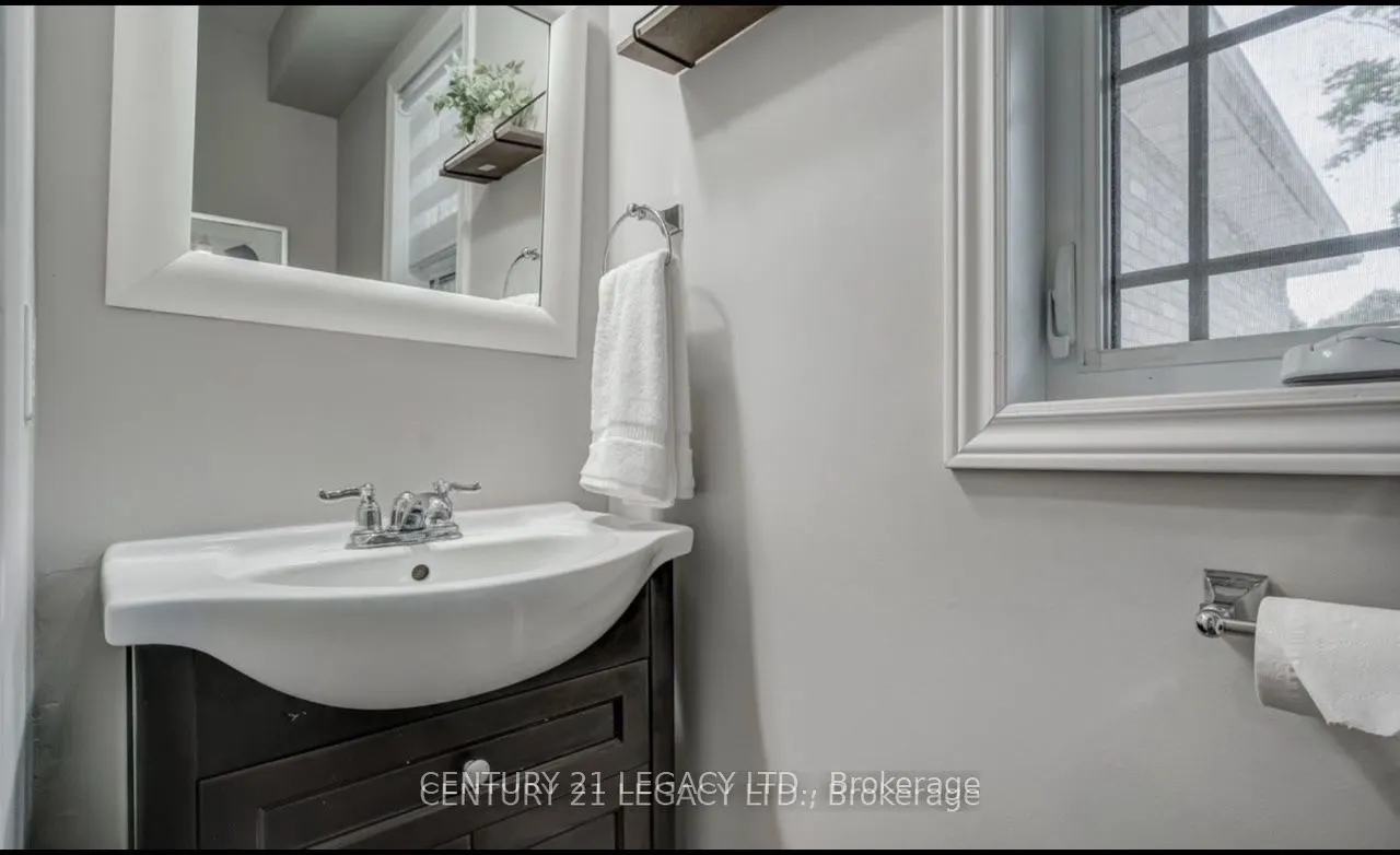 339 Lewis Drive W, #Upper