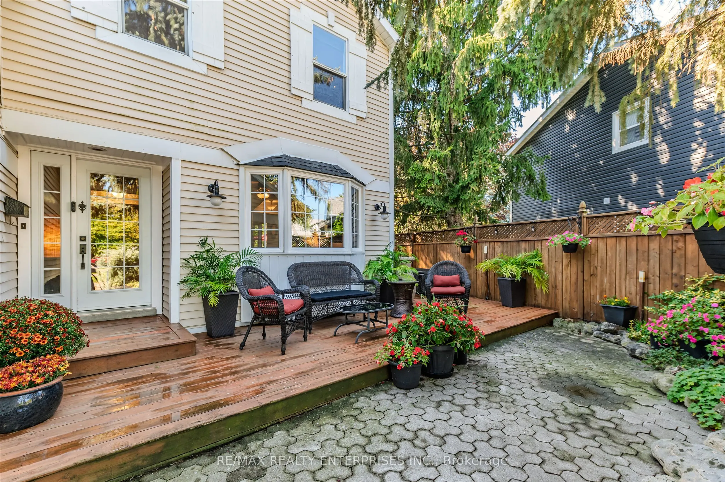 18 Blueridge Square