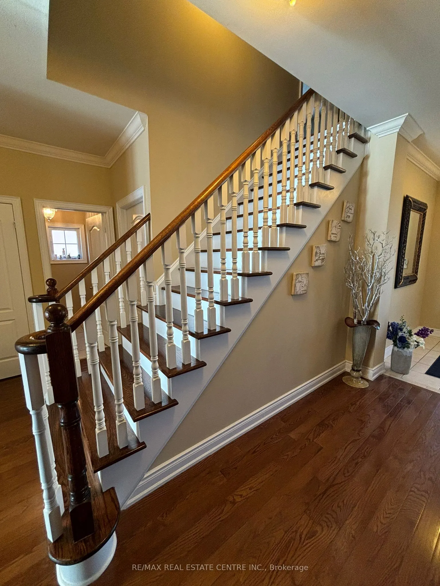 9 Belleville Drive, #Upper Portion