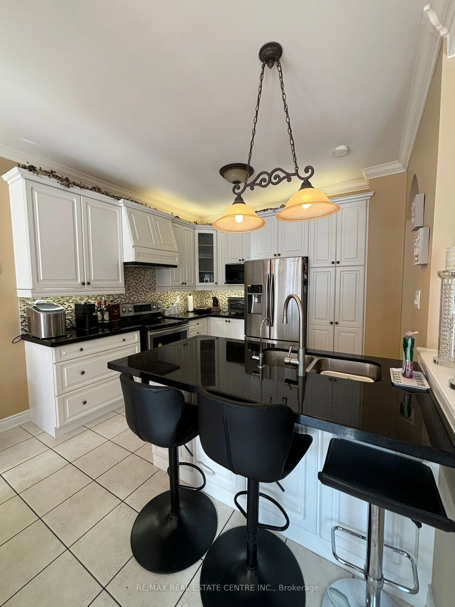 9 Belleville Drive, #Upper Portion